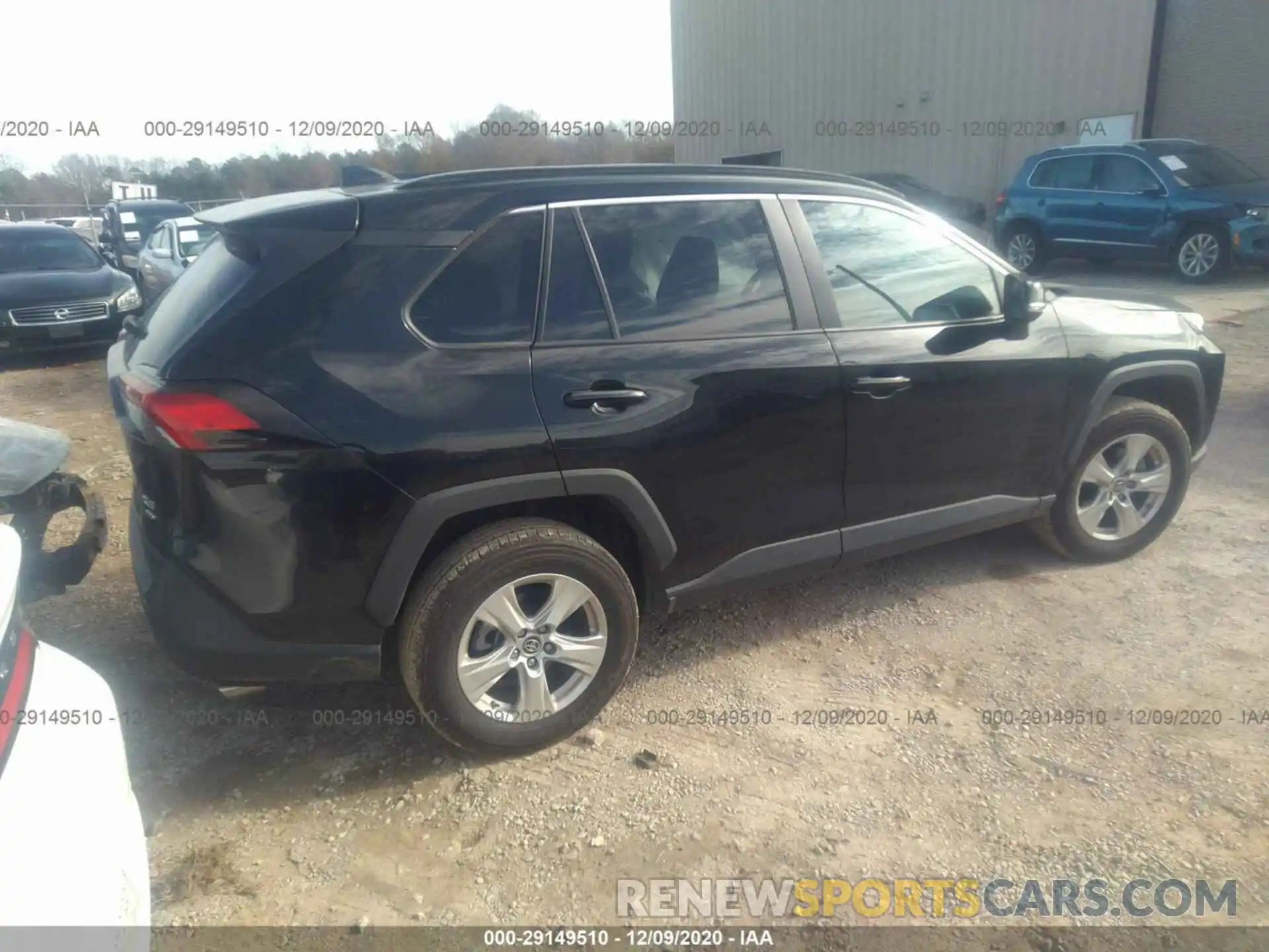 4 Photograph of a damaged car 2T3P1RFV3KC004501 TOYOTA RAV4 2019