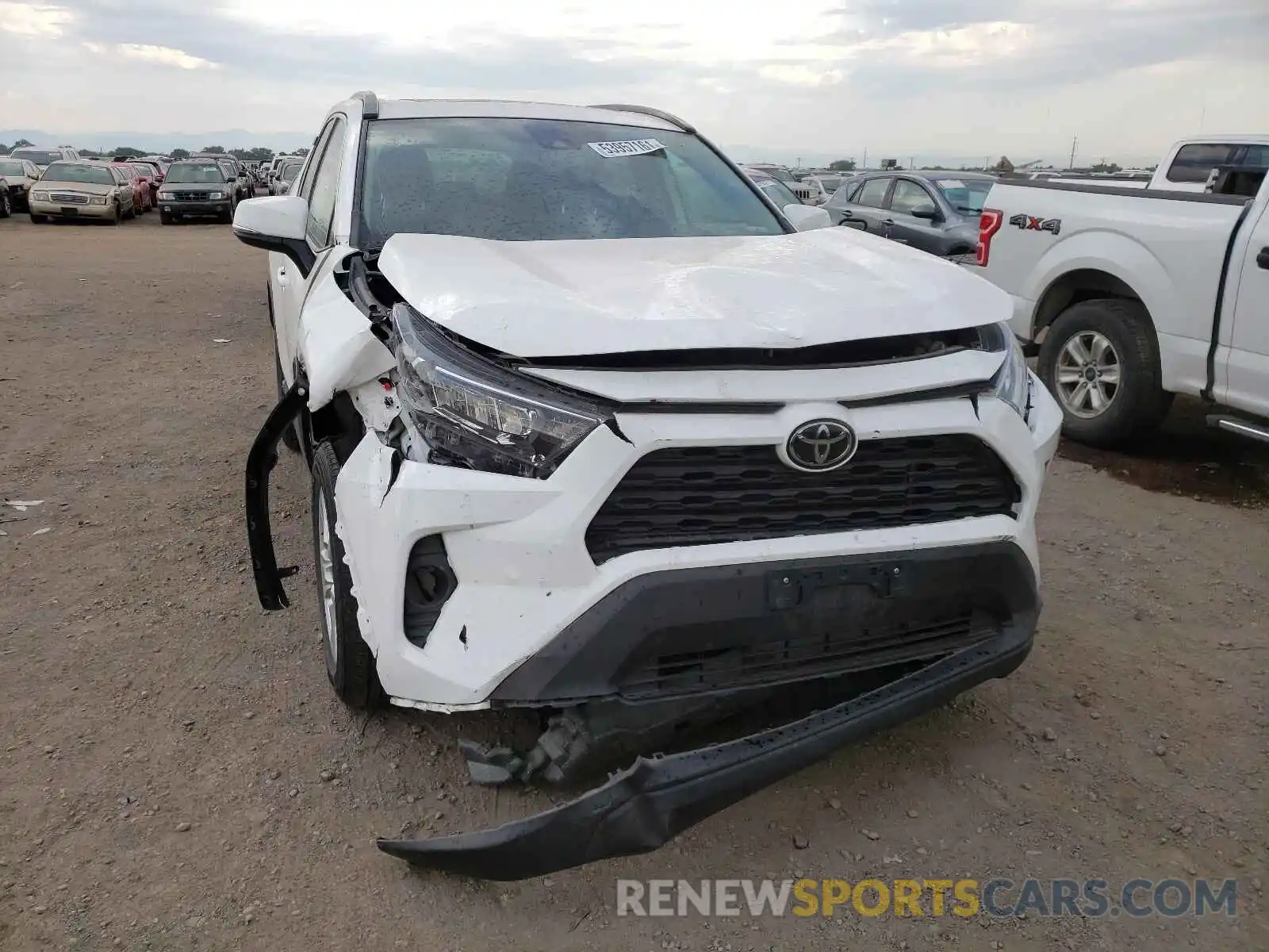 9 Photograph of a damaged car 2T3P1RFV3KC009228 TOYOTA RAV4 2019