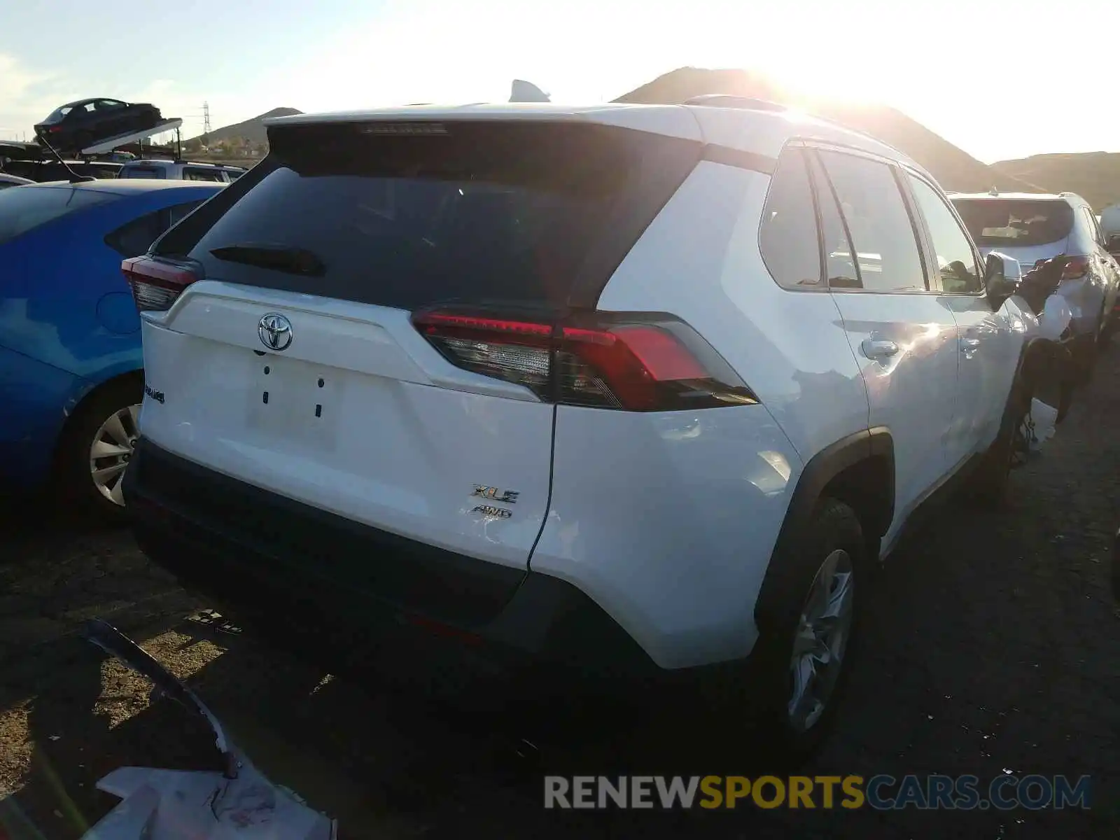 4 Photograph of a damaged car 2T3P1RFV3KC025946 TOYOTA RAV4 2019