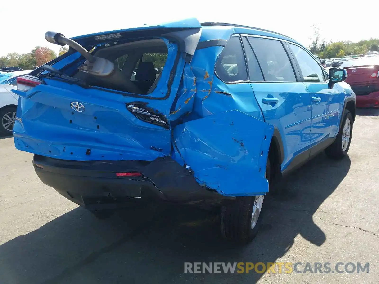 4 Photograph of a damaged car 2T3P1RFV3KC027096 TOYOTA RAV4 2019