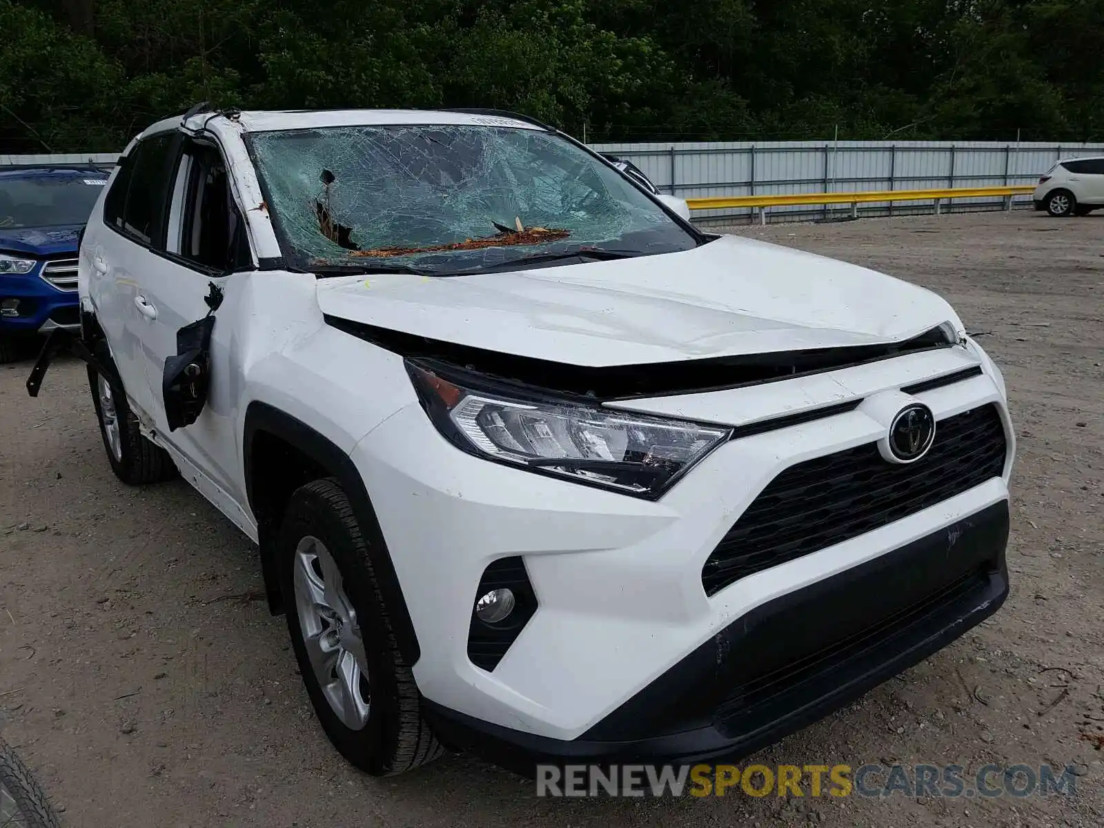 1 Photograph of a damaged car 2T3P1RFV3KC037577 TOYOTA RAV4 2019