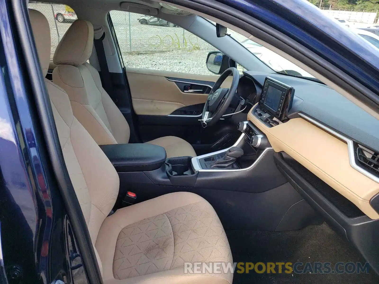 5 Photograph of a damaged car 2T3P1RFV3KC046005 TOYOTA RAV4 2019