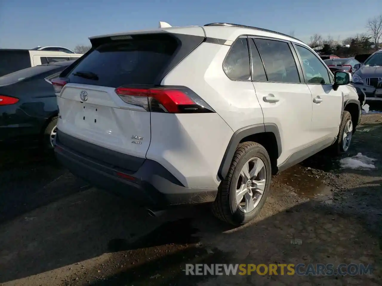 4 Photograph of a damaged car 2T3P1RFV3KW003590 TOYOTA RAV4 2019