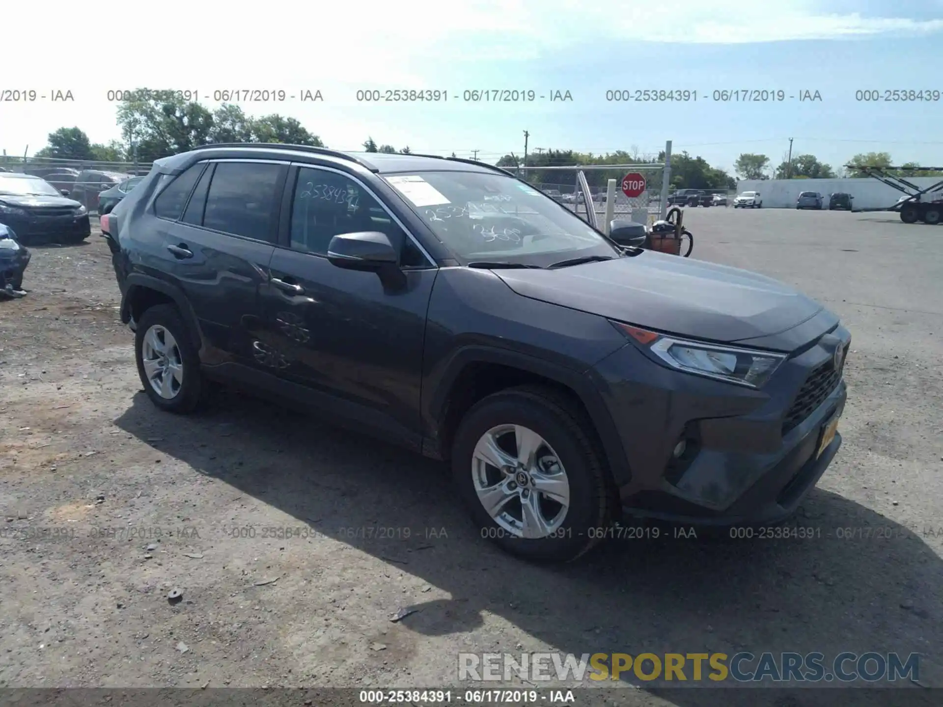 1 Фотография поврежденного автомобиля 2T3P1RFV3KW029106 TOYOTA RAV4 2019