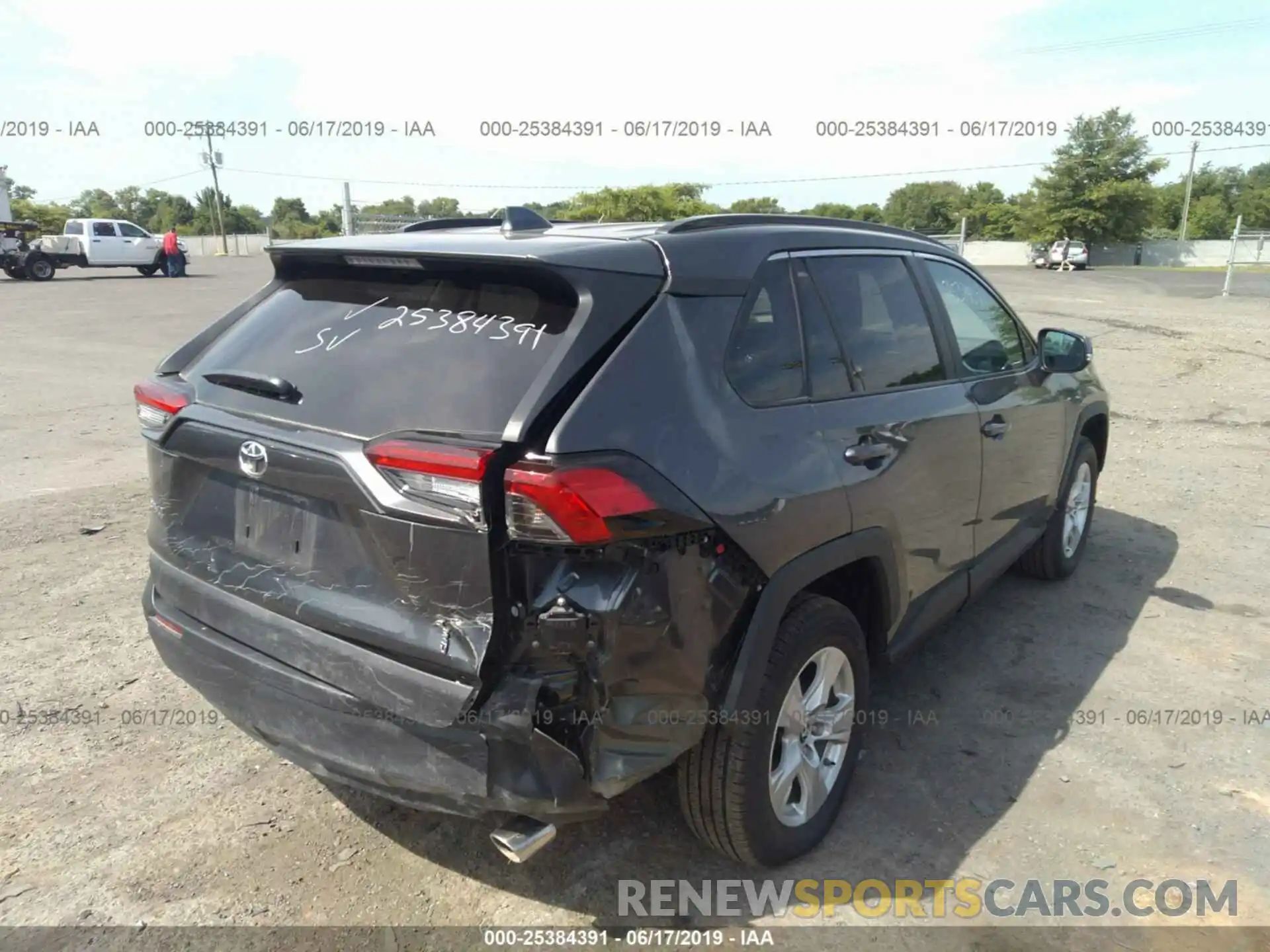 4 Фотография поврежденного автомобиля 2T3P1RFV3KW029106 TOYOTA RAV4 2019