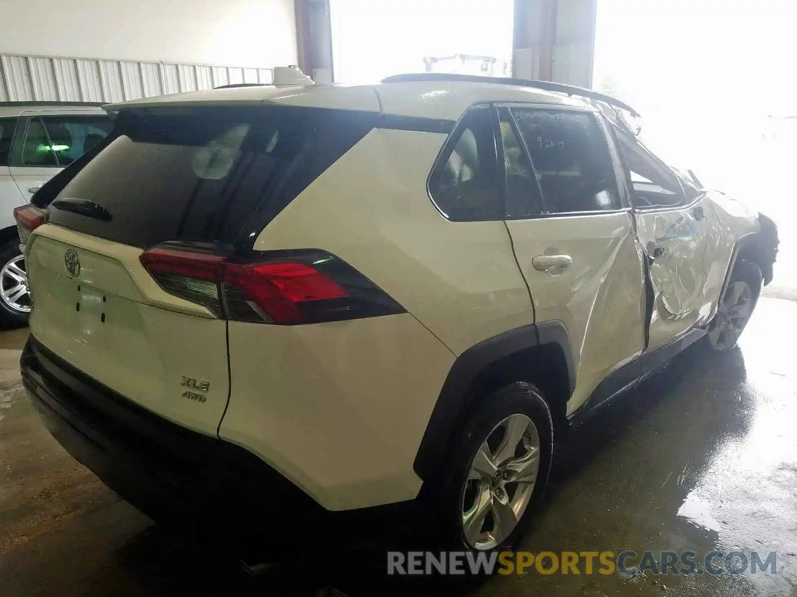 4 Photograph of a damaged car 2T3P1RFV3KW031843 TOYOTA RAV4 2019