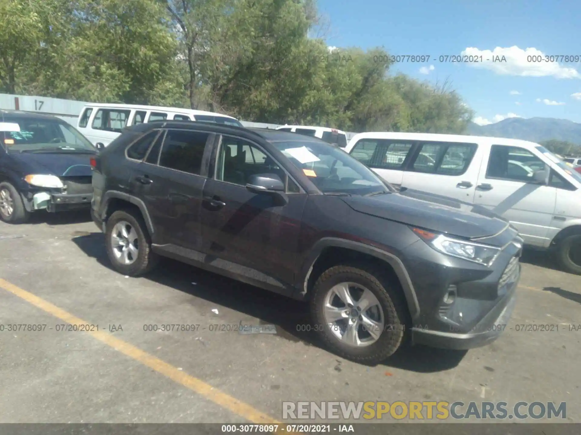 1 Photograph of a damaged car 2T3P1RFV3KW038274 TOYOTA RAV4 2019