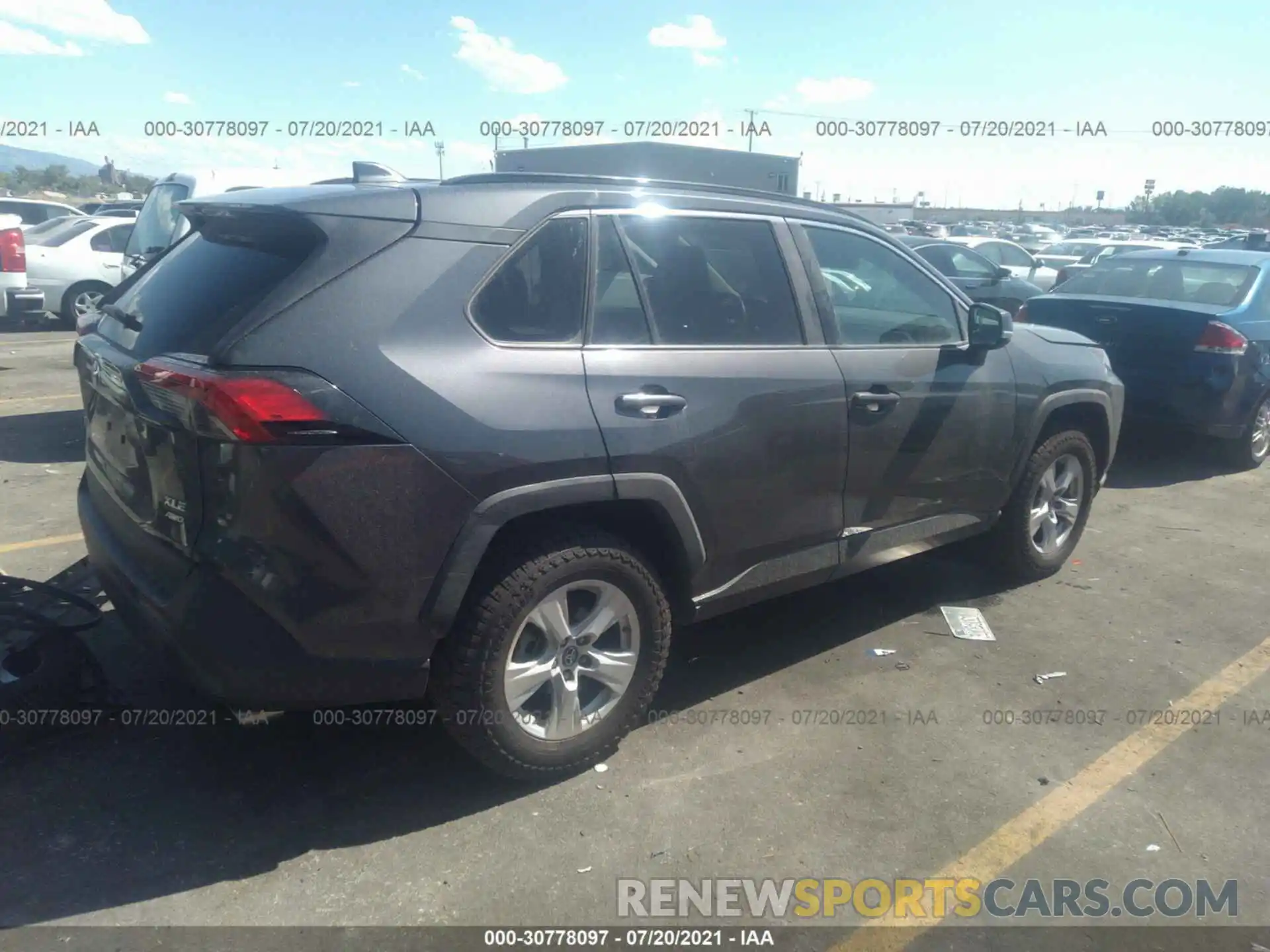 4 Photograph of a damaged car 2T3P1RFV3KW038274 TOYOTA RAV4 2019