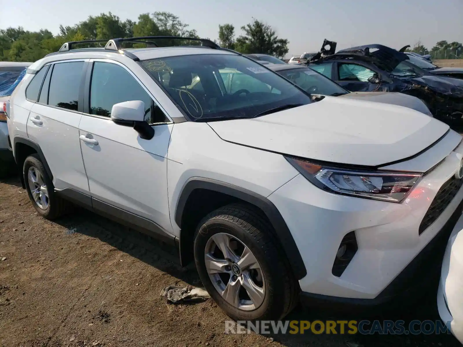 1 Photograph of a damaged car 2T3P1RFV3KW042194 TOYOTA RAV4 2019