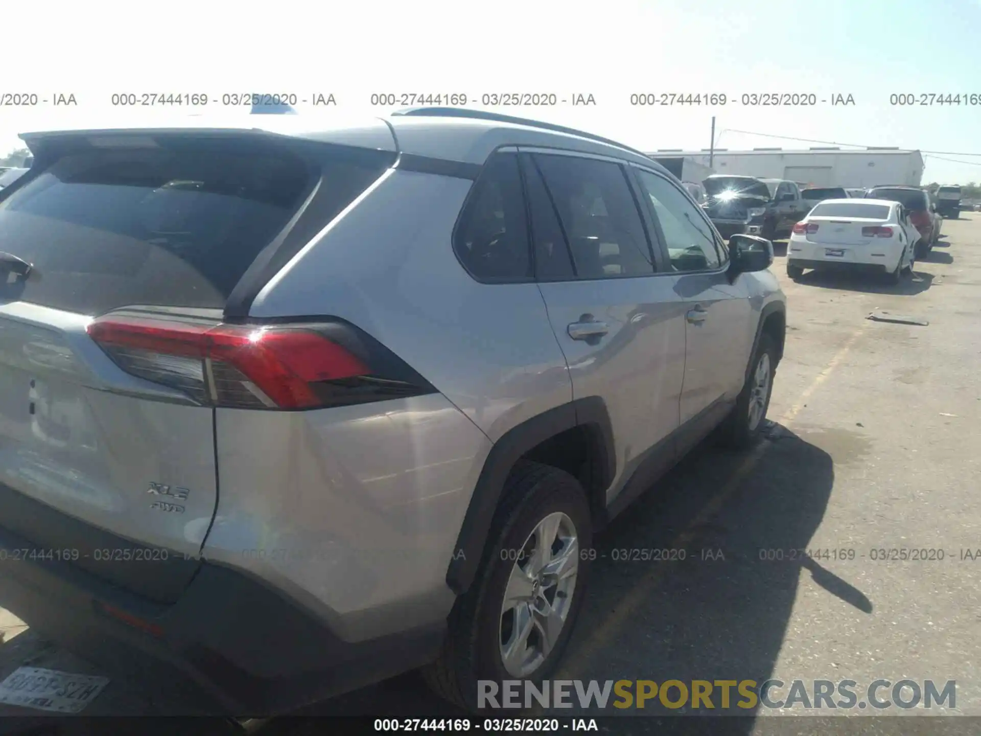 4 Photograph of a damaged car 2T3P1RFV3KW043622 TOYOTA RAV4 2019