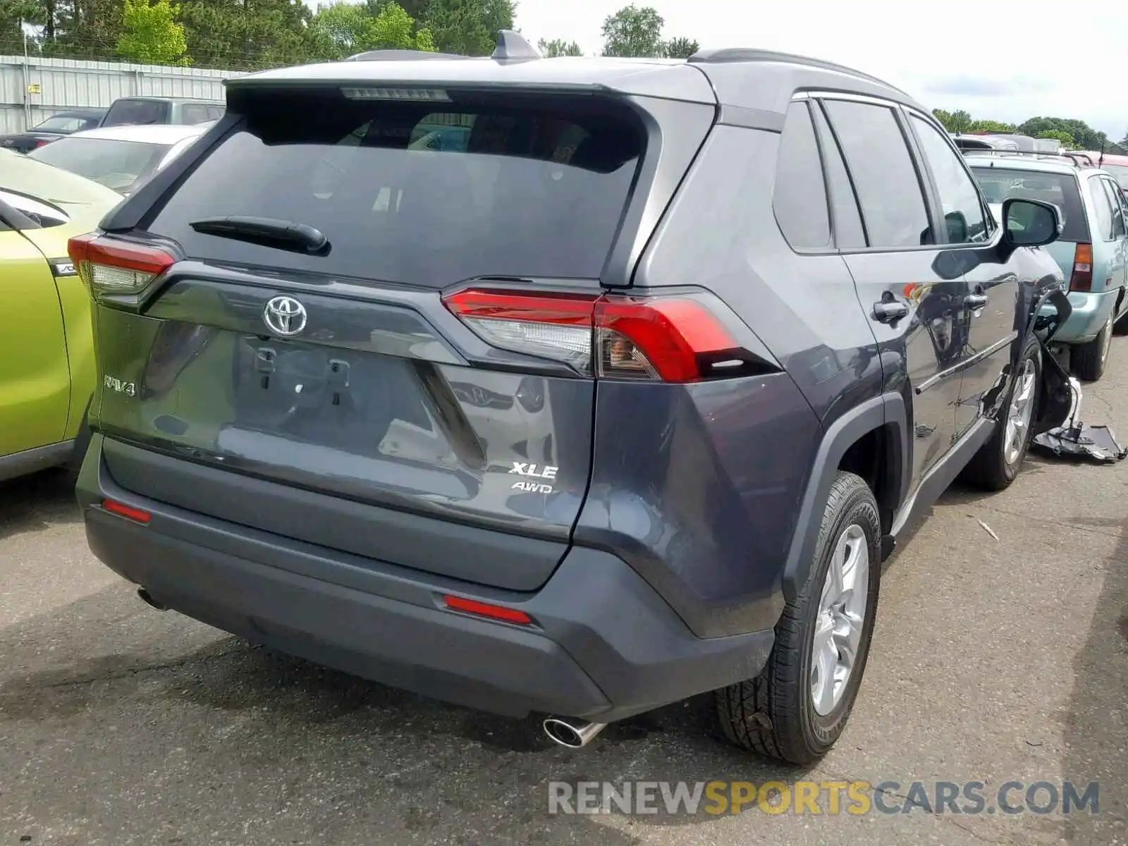 4 Photograph of a damaged car 2T3P1RFV3KW045533 TOYOTA RAV4 2019