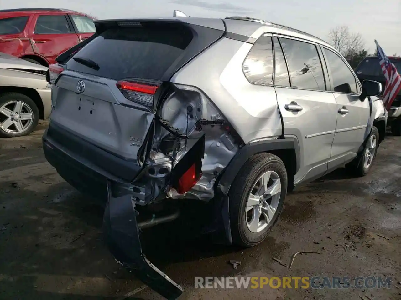 4 Photograph of a damaged car 2T3P1RFV3KW046732 TOYOTA RAV4 2019