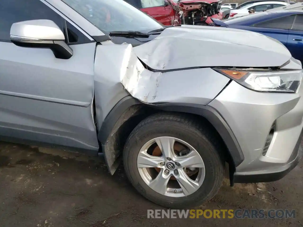 9 Photograph of a damaged car 2T3P1RFV3KW046732 TOYOTA RAV4 2019