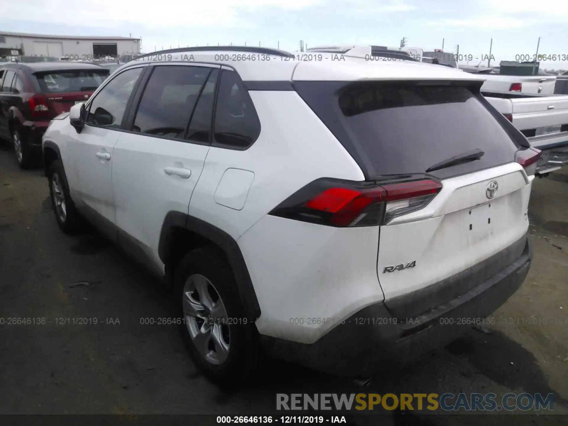 3 Фотография поврежденного автомобиля 2T3P1RFV3KW051574 TOYOTA RAV4 2019