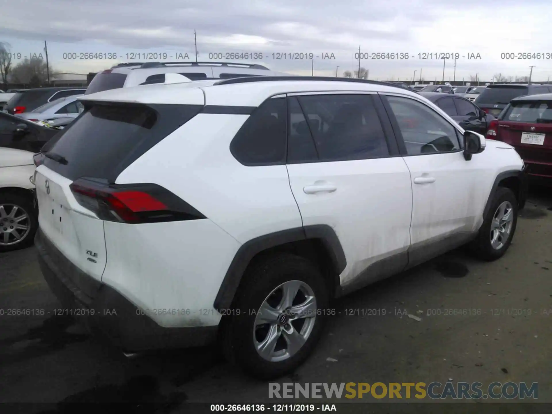 4 Photograph of a damaged car 2T3P1RFV3KW051574 TOYOTA RAV4 2019