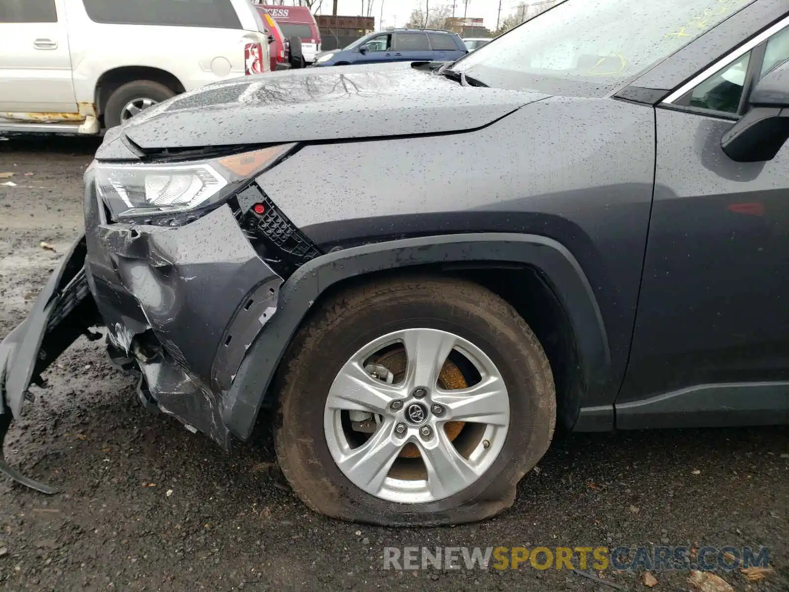 9 Photograph of a damaged car 2T3P1RFV3KW055561 TOYOTA RAV4 2019