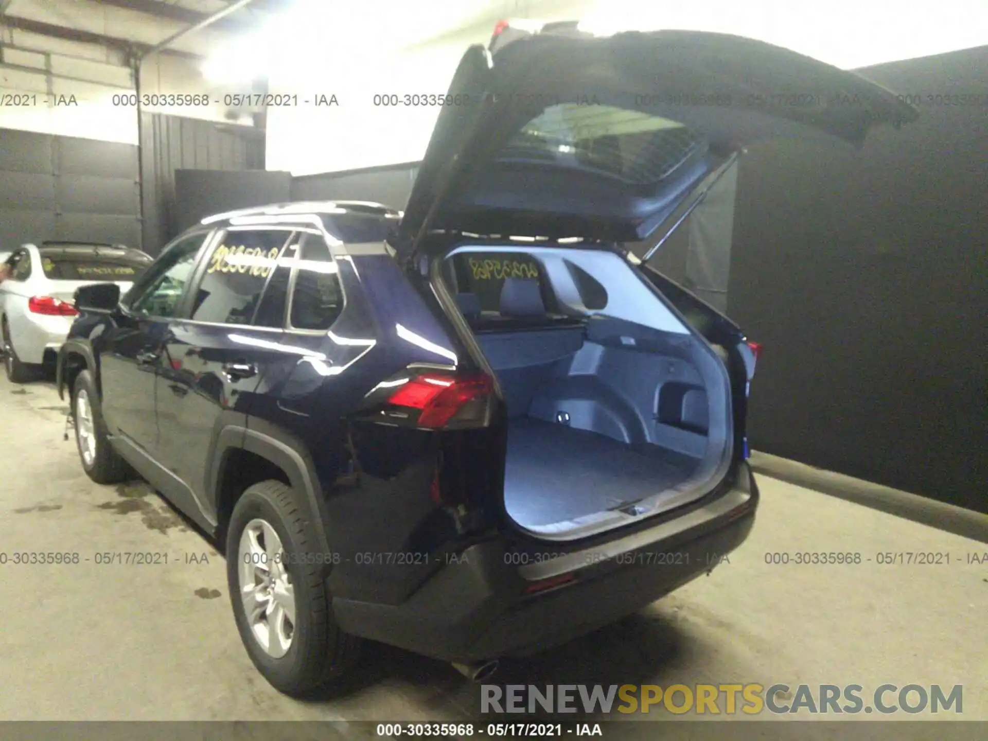 3 Photograph of a damaged car 2T3P1RFV3KW057830 TOYOTA RAV4 2019