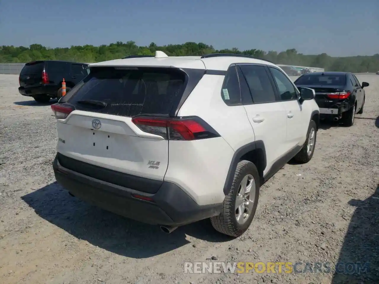 4 Photograph of a damaged car 2T3P1RFV3KW059724 TOYOTA RAV4 2019