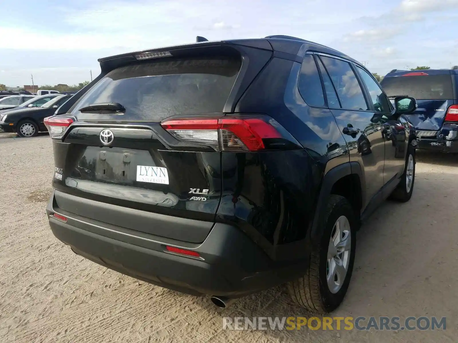 4 Photograph of a damaged car 2T3P1RFV3KW070769 TOYOTA RAV4 2019