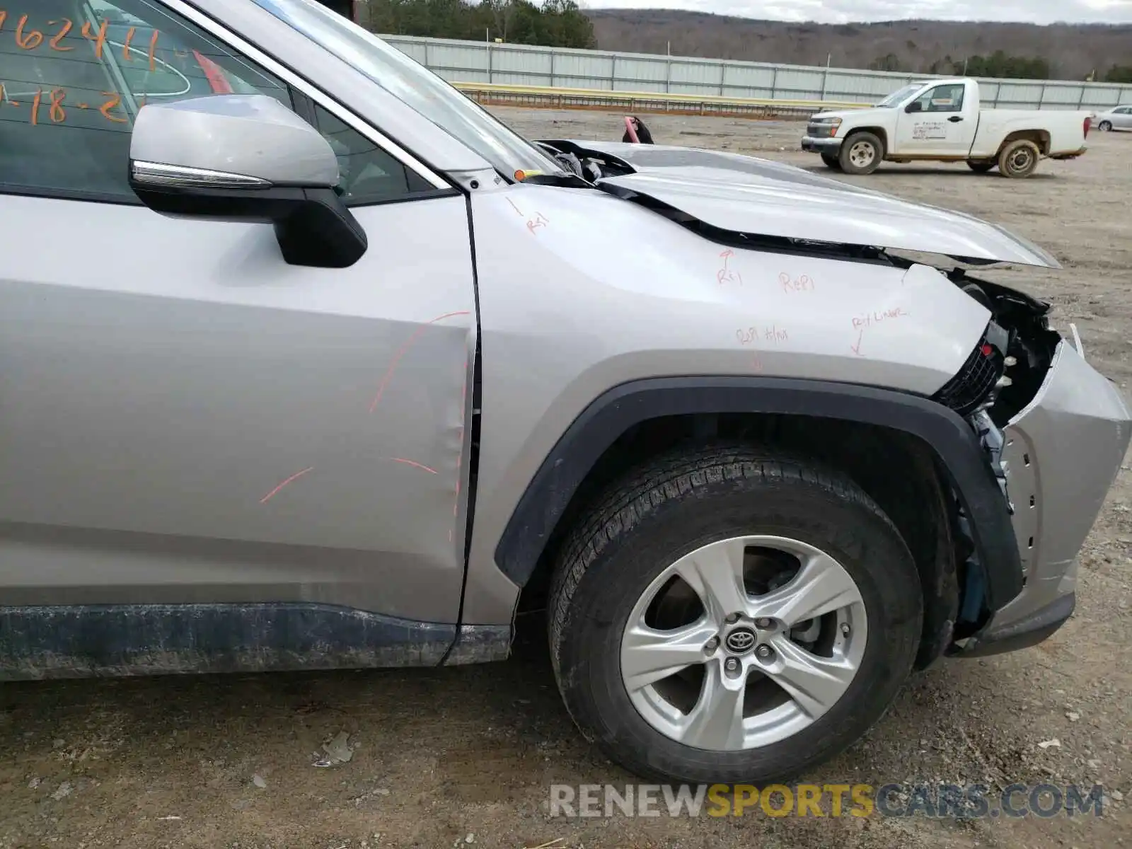 9 Photograph of a damaged car 2T3P1RFV4KC002661 TOYOTA RAV4 2019