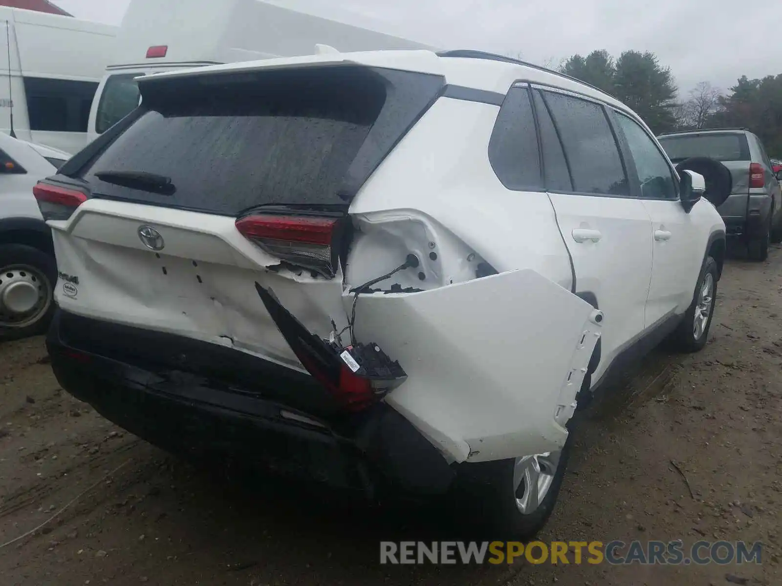 4 Photograph of a damaged car 2T3P1RFV4KC005186 TOYOTA RAV4 2019