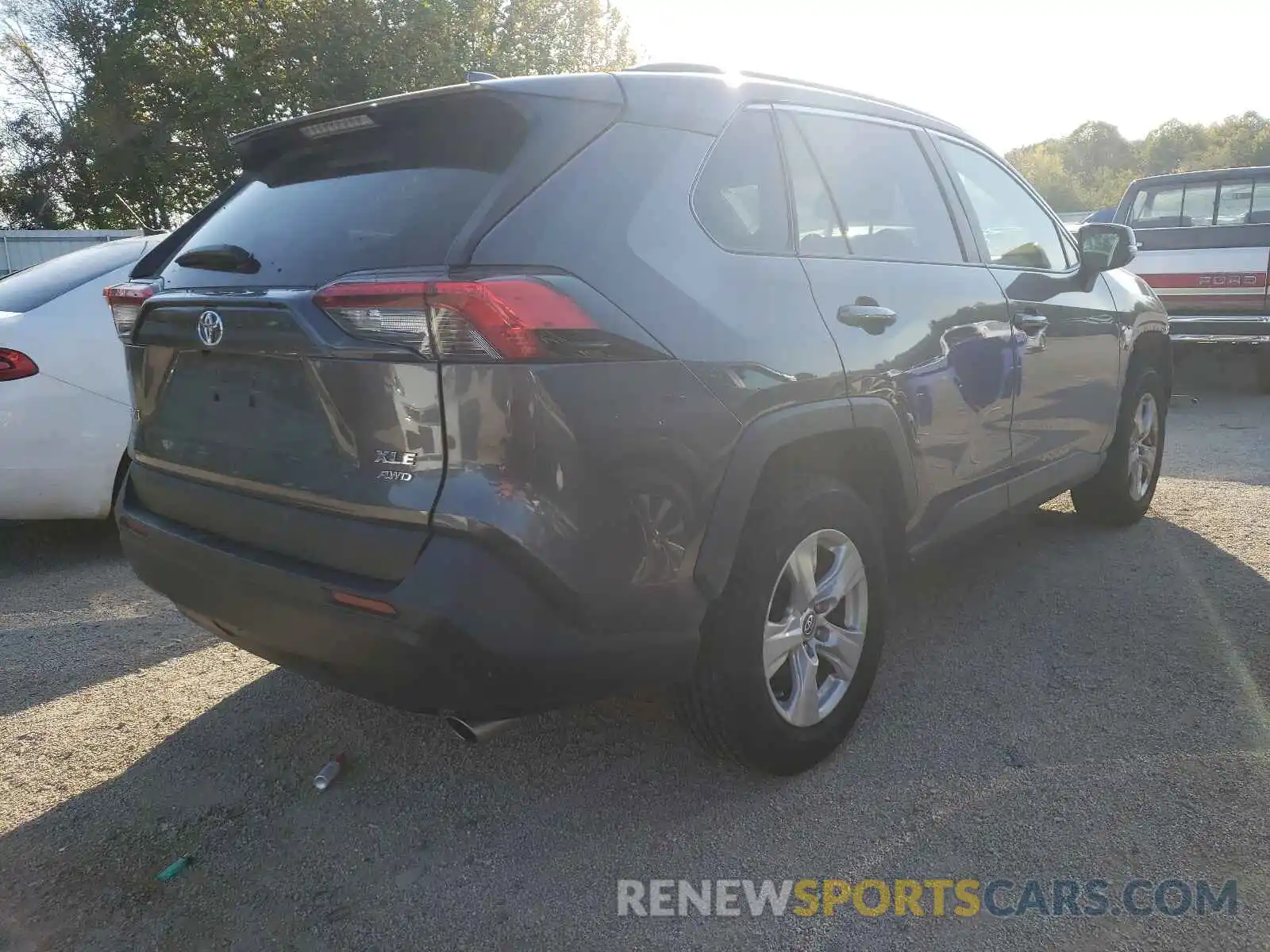 4 Photograph of a damaged car 2T3P1RFV4KC018908 TOYOTA RAV4 2019