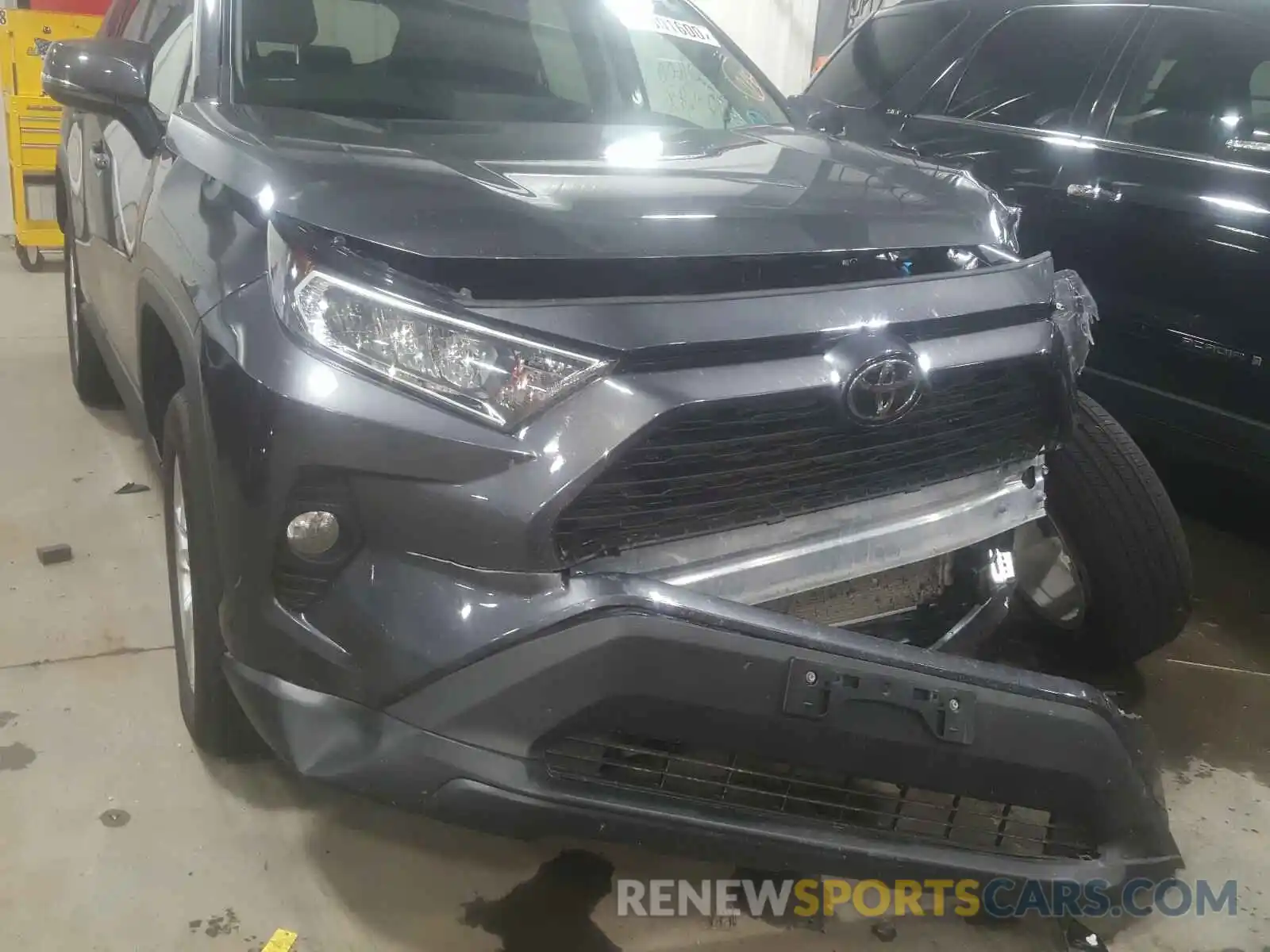 9 Фотография поврежденного автомобиля 2T3P1RFV4KC025759 TOYOTA RAV4 2019