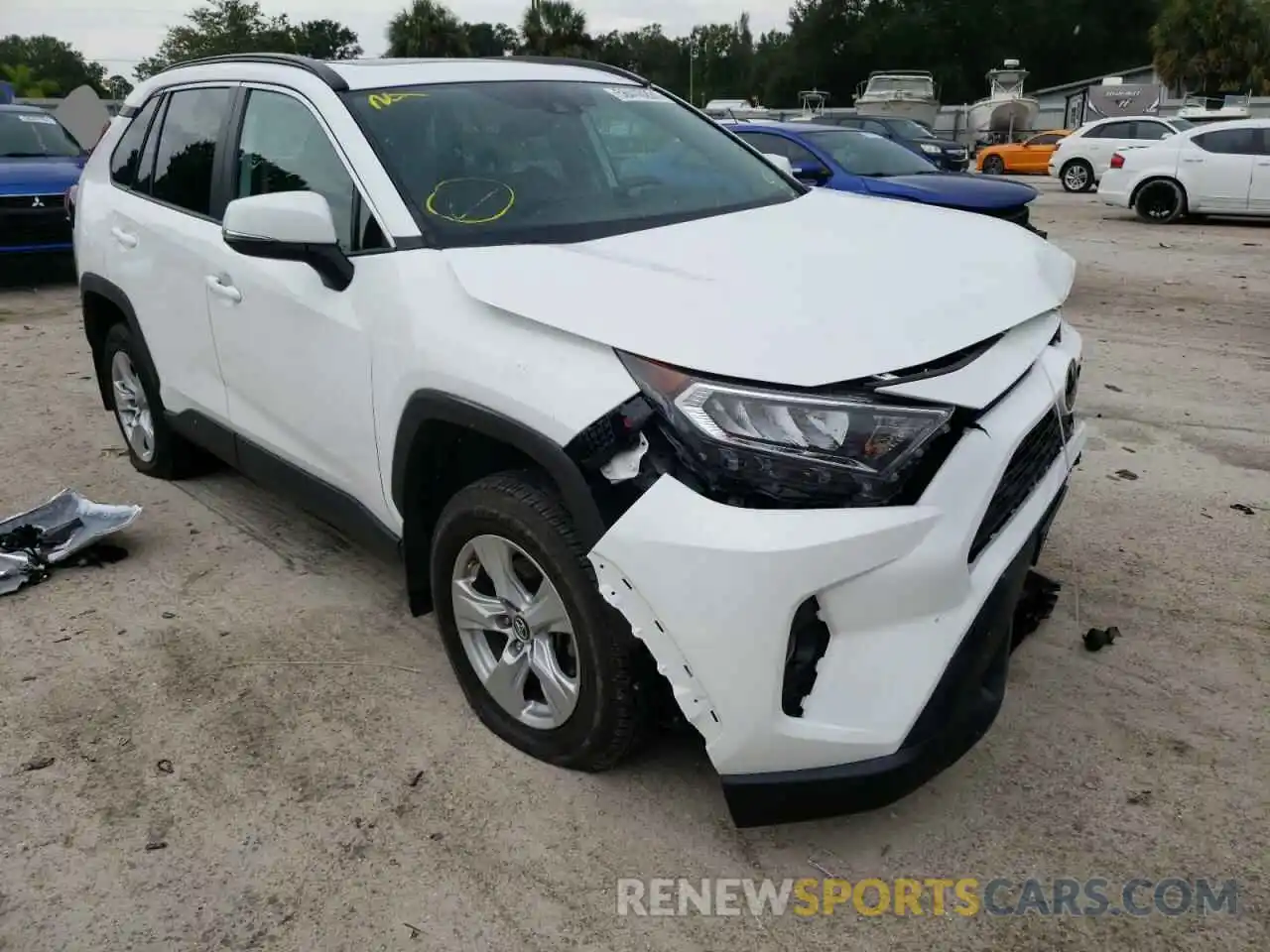 1 Photograph of a damaged car 2T3P1RFV4KC032615 TOYOTA RAV4 2019