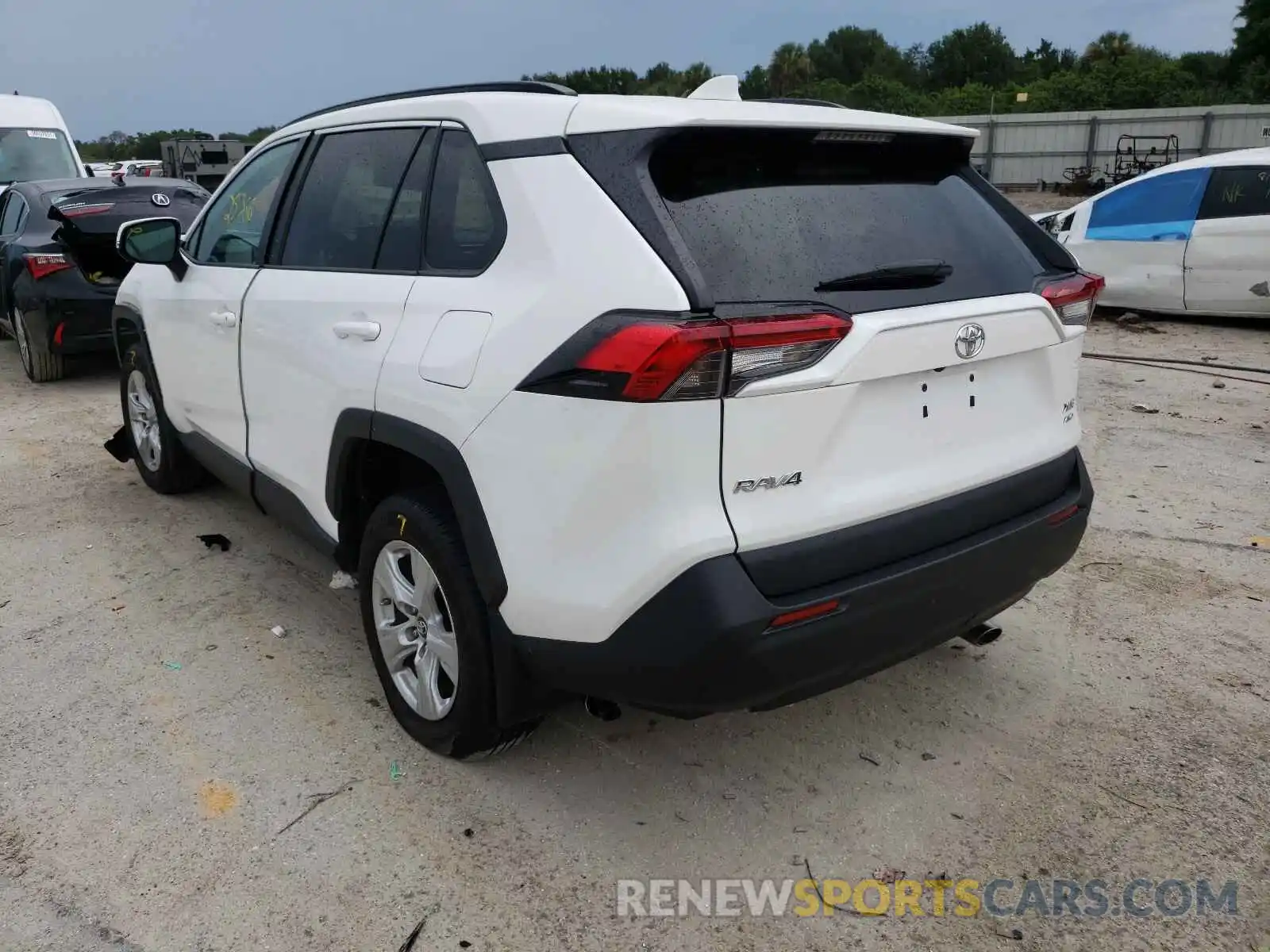 3 Photograph of a damaged car 2T3P1RFV4KC032615 TOYOTA RAV4 2019