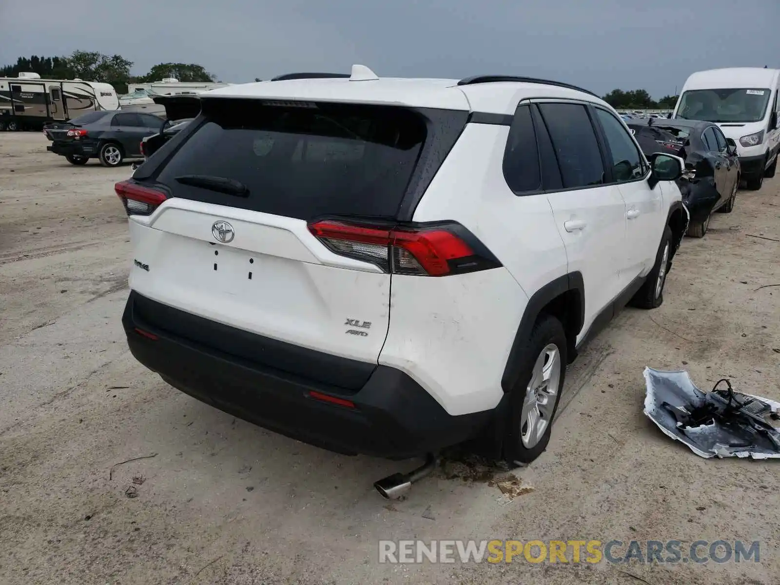 4 Photograph of a damaged car 2T3P1RFV4KC032615 TOYOTA RAV4 2019