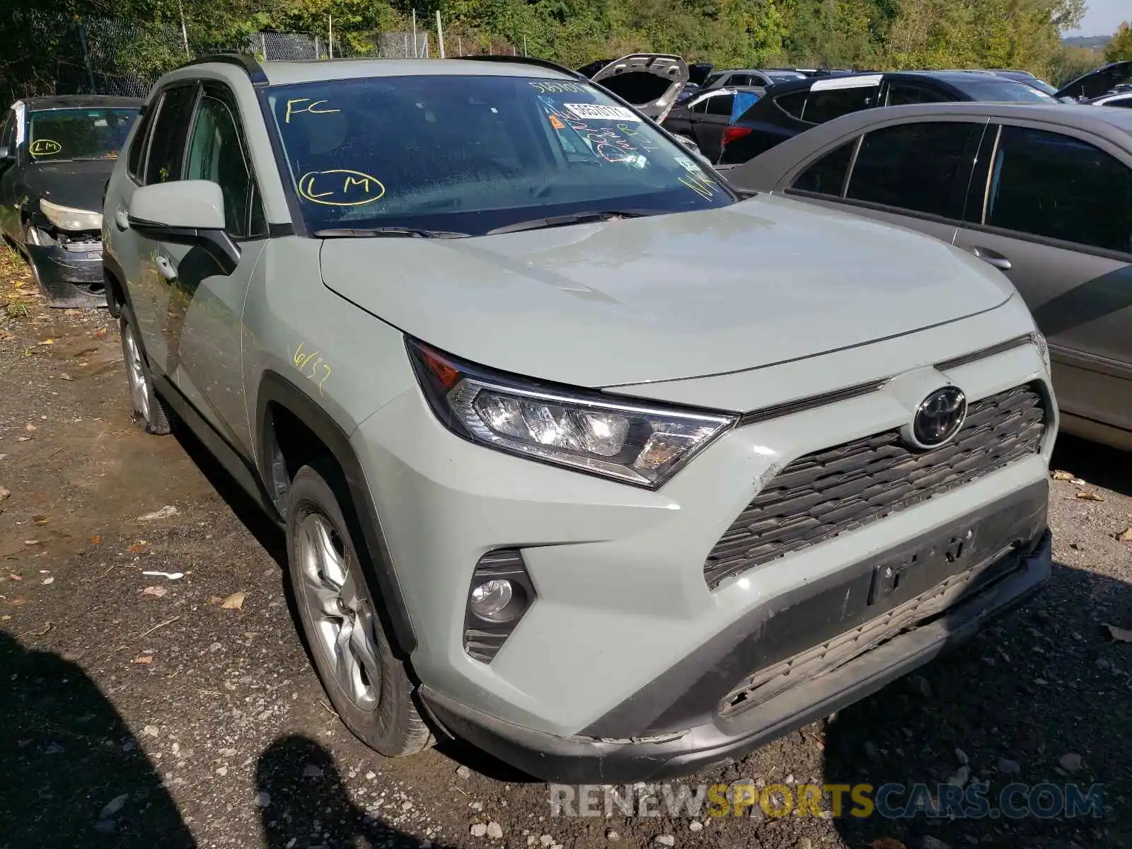 1 Photograph of a damaged car 2T3P1RFV4KC033120 TOYOTA RAV4 2019