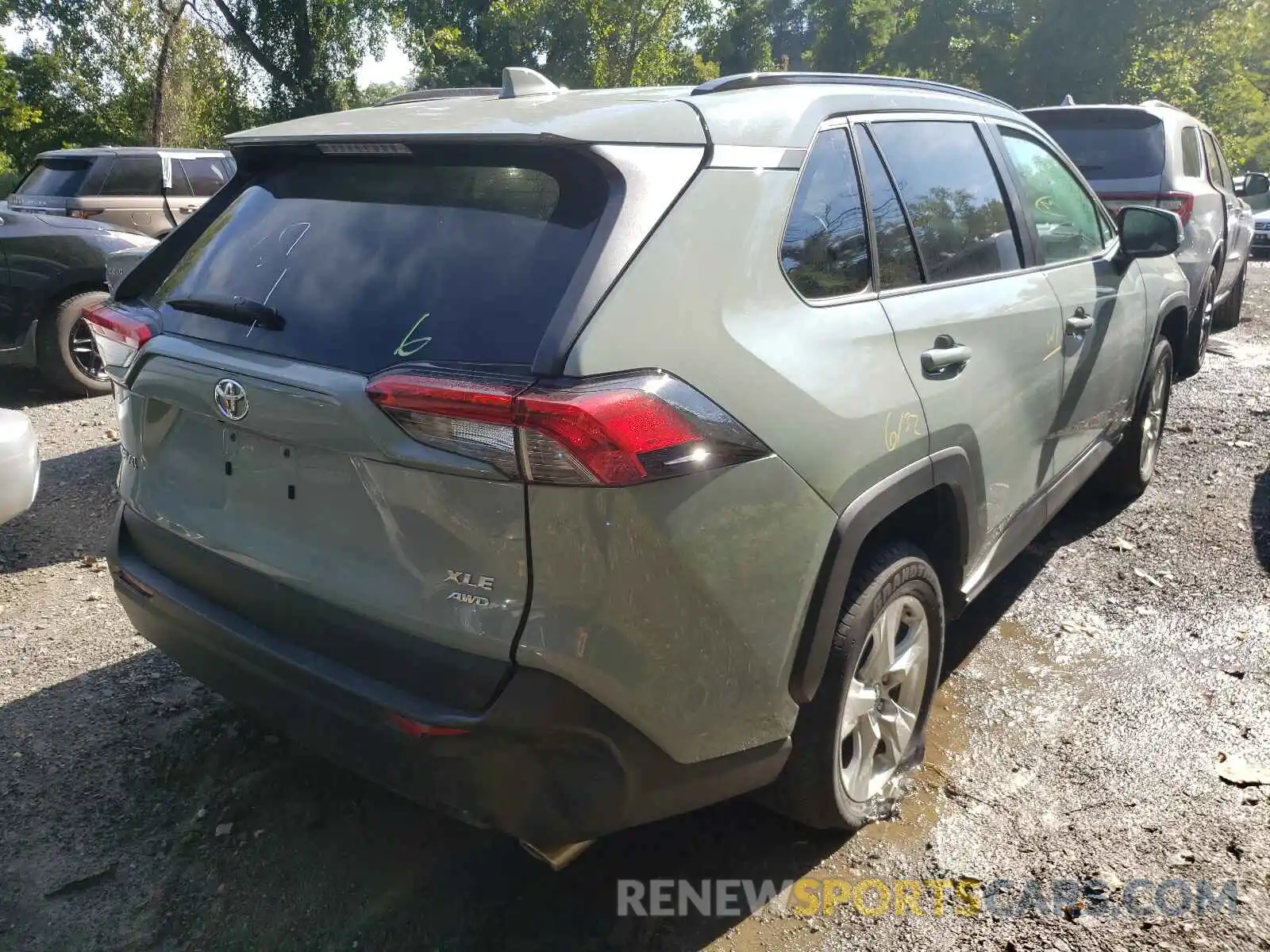 4 Photograph of a damaged car 2T3P1RFV4KC033120 TOYOTA RAV4 2019