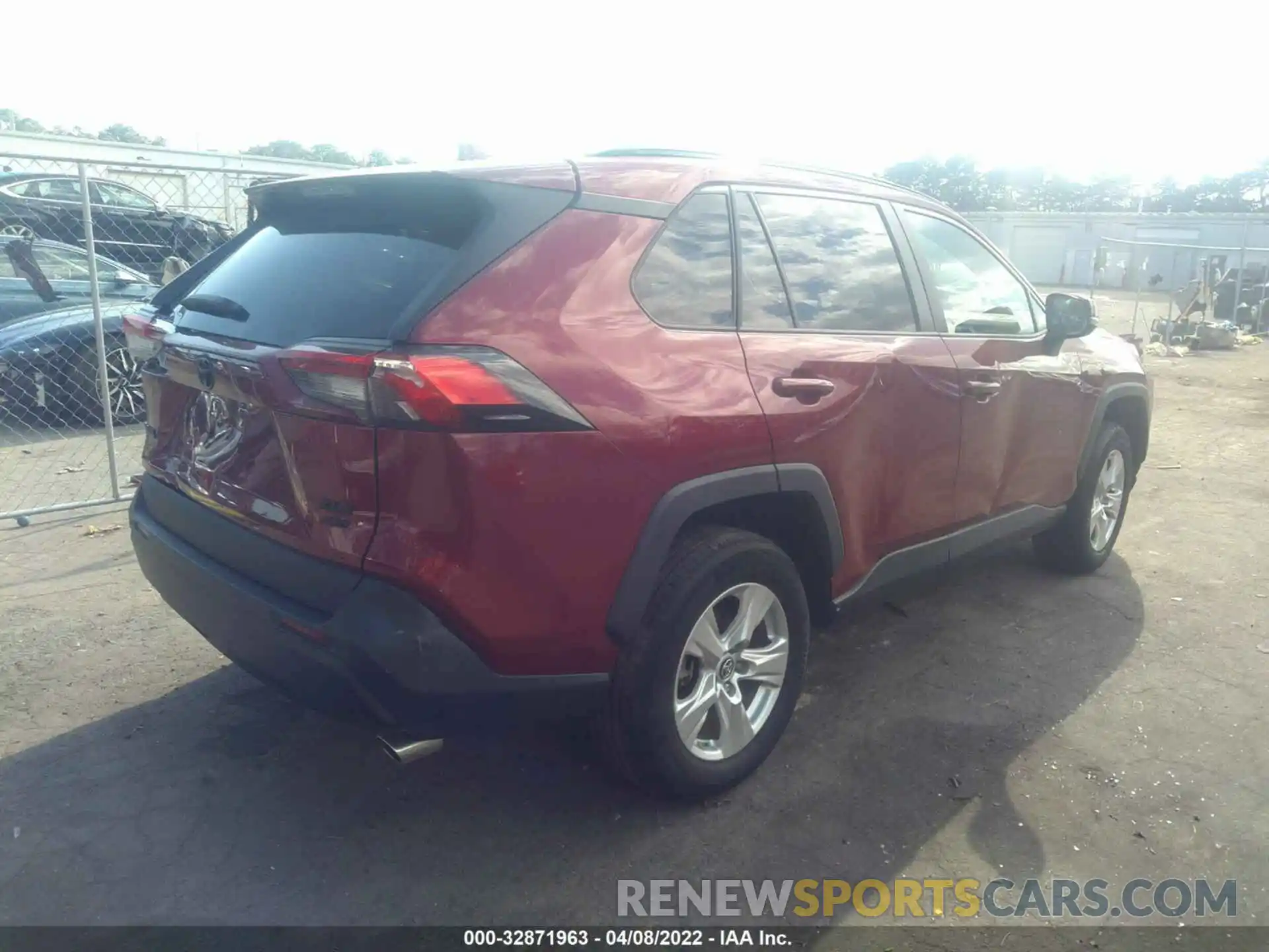 4 Photograph of a damaged car 2T3P1RFV4KC050337 TOYOTA RAV4 2019