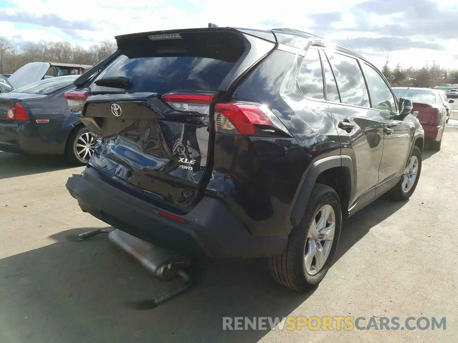 4 Photograph of a damaged car 2T3P1RFV4KW002013 TOYOTA RAV4 2019