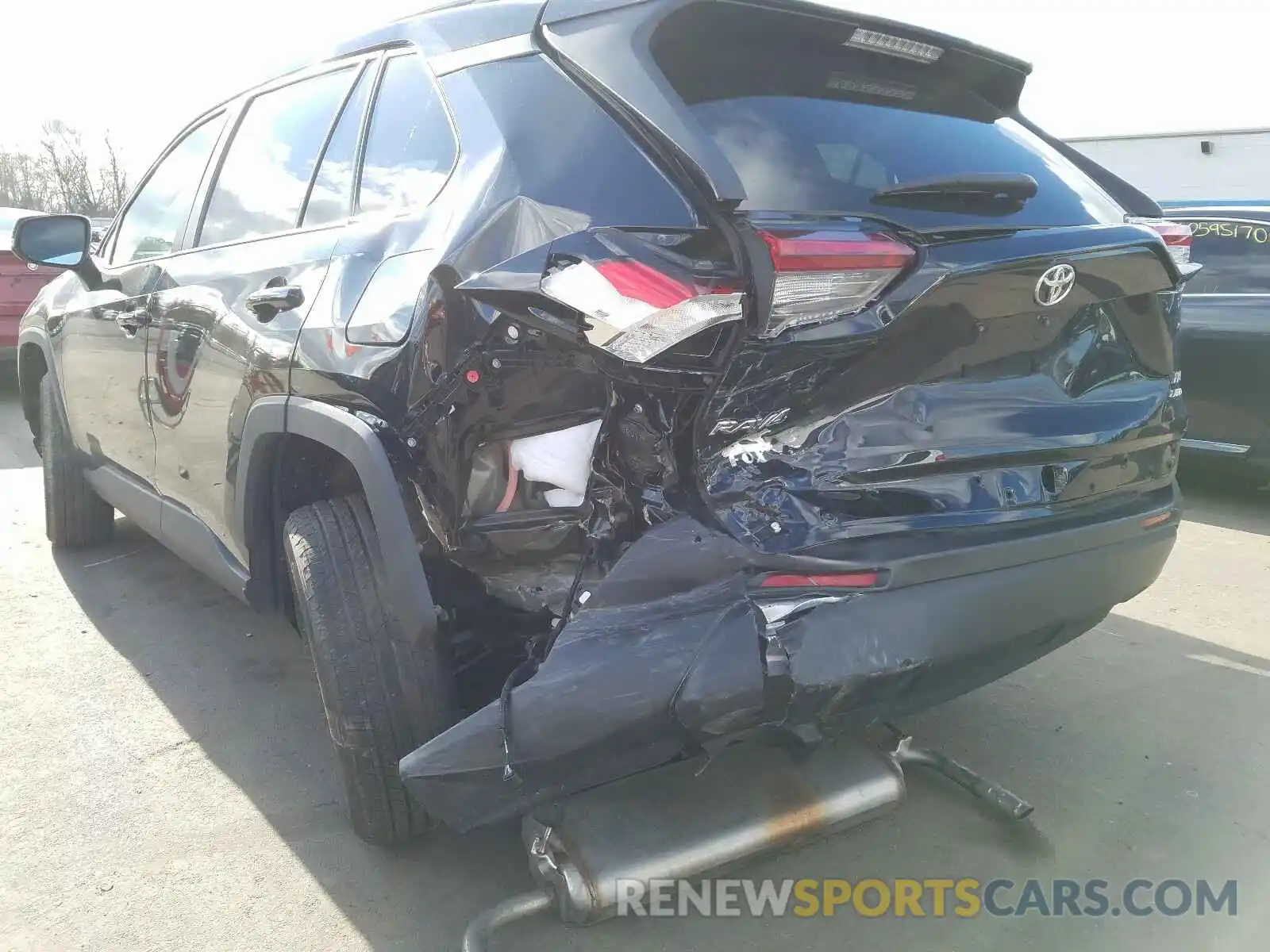 9 Photograph of a damaged car 2T3P1RFV4KW002013 TOYOTA RAV4 2019