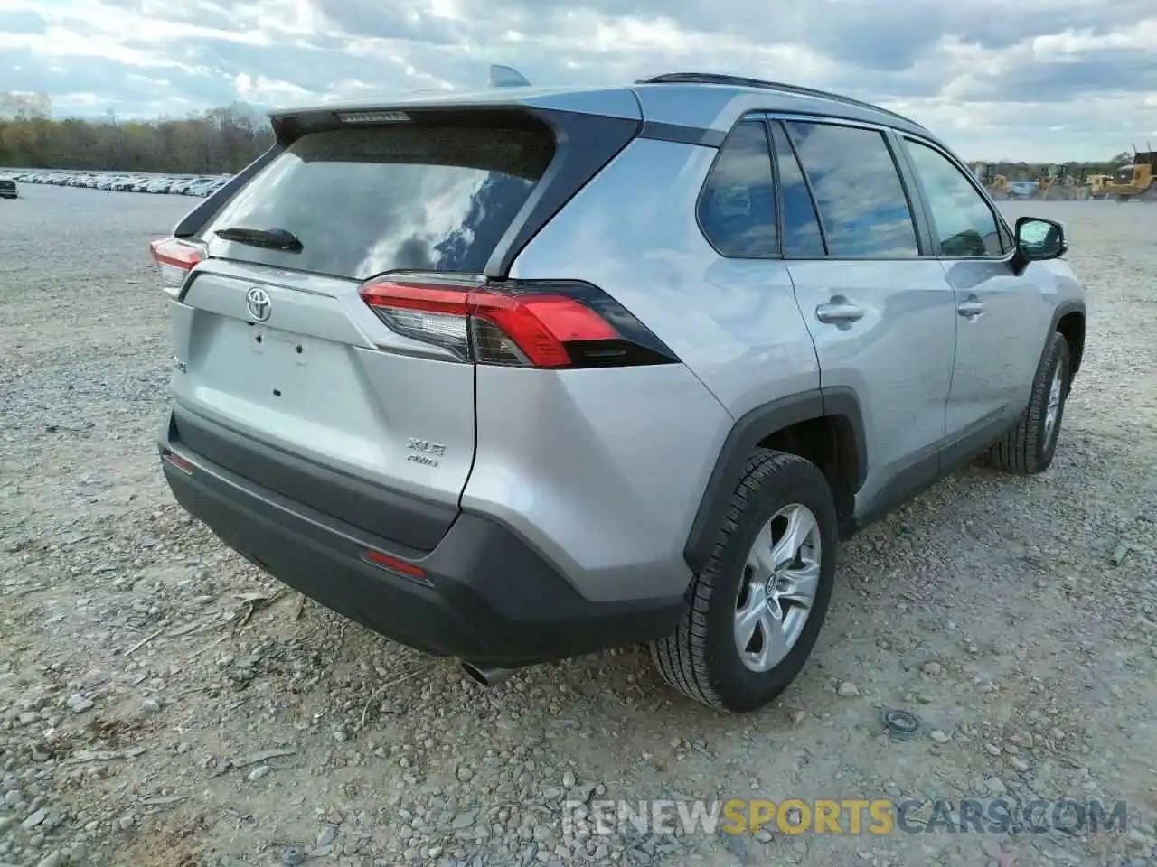 4 Photograph of a damaged car 2T3P1RFV4KW011004 TOYOTA RAV4 2019