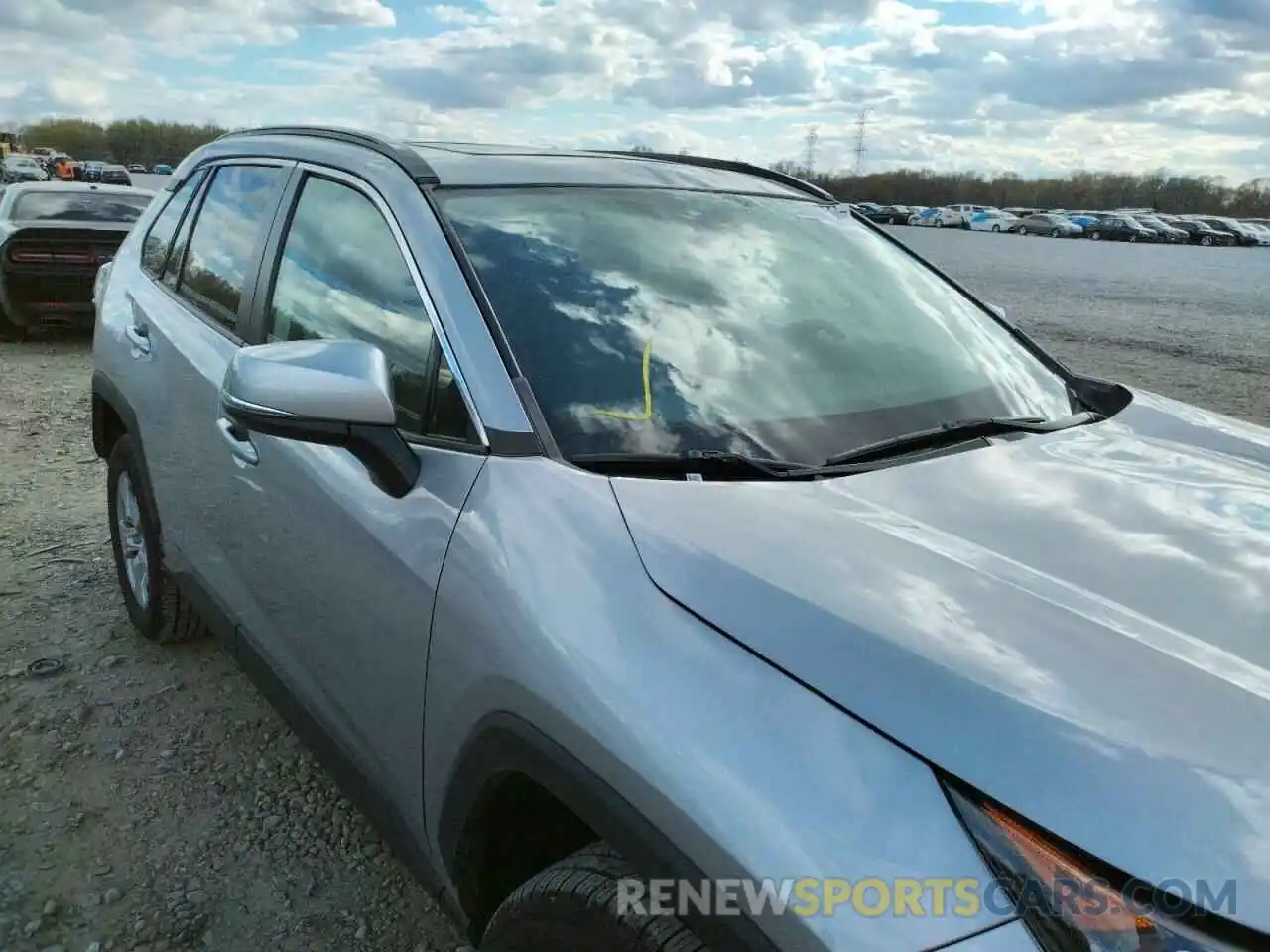 9 Photograph of a damaged car 2T3P1RFV4KW011004 TOYOTA RAV4 2019