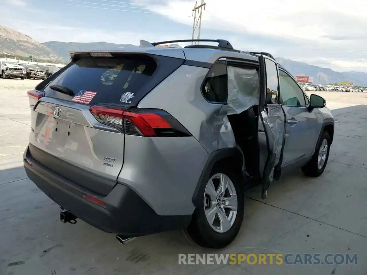 4 Photograph of a damaged car 2T3P1RFV4KW031124 TOYOTA RAV4 2019