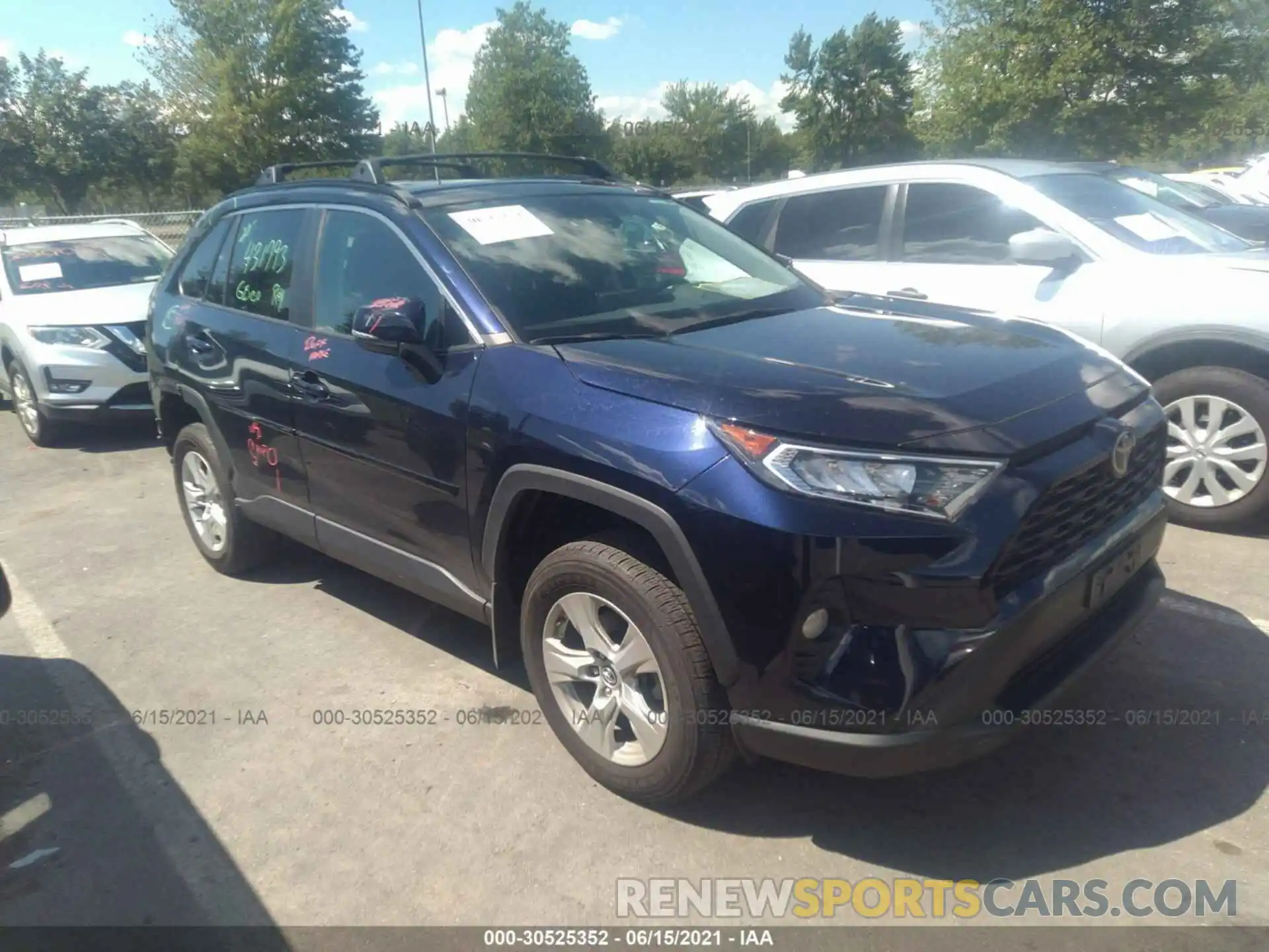 1 Photograph of a damaged car 2T3P1RFV4KW040261 TOYOTA RAV4 2019