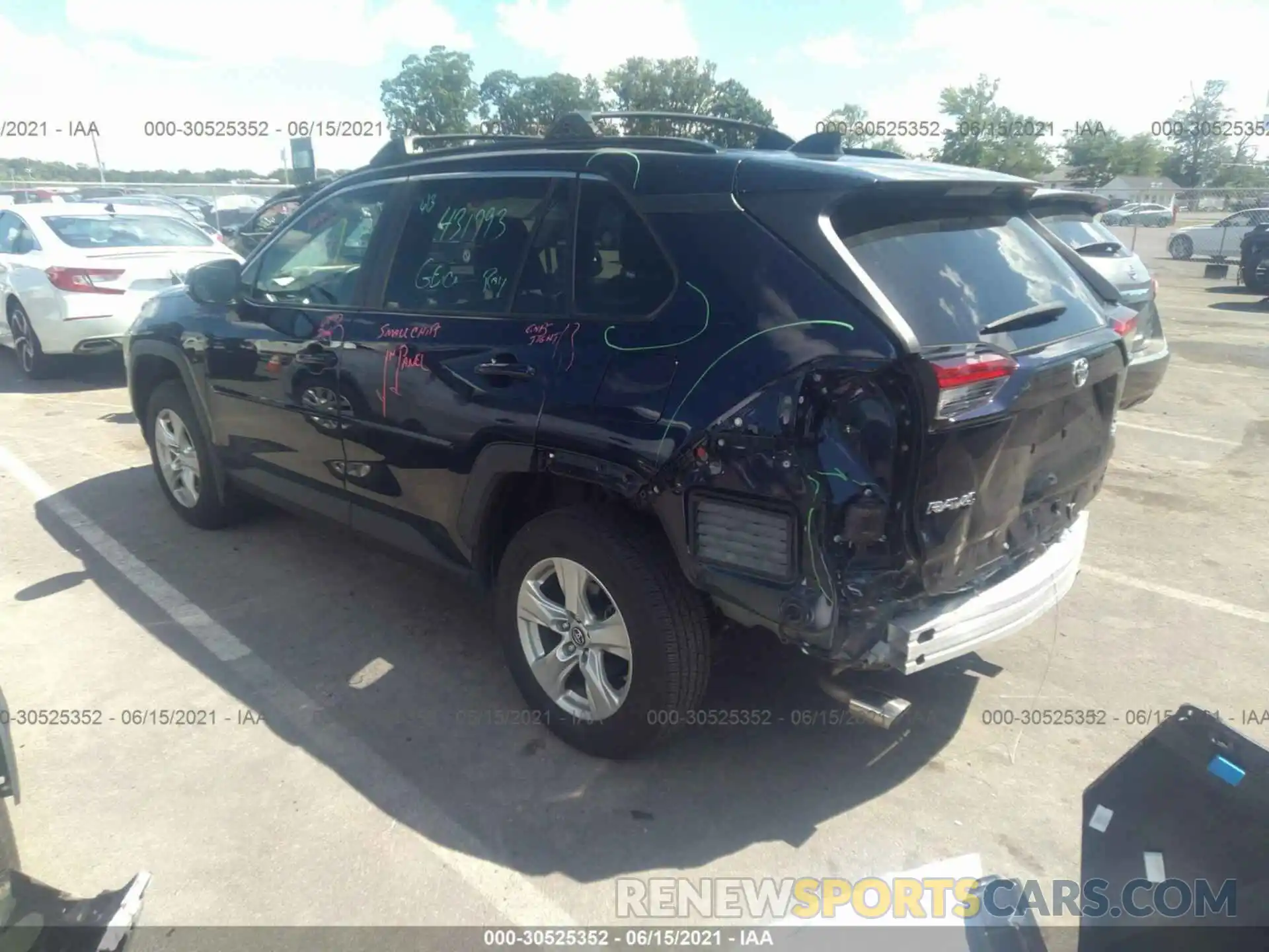 3 Photograph of a damaged car 2T3P1RFV4KW040261 TOYOTA RAV4 2019