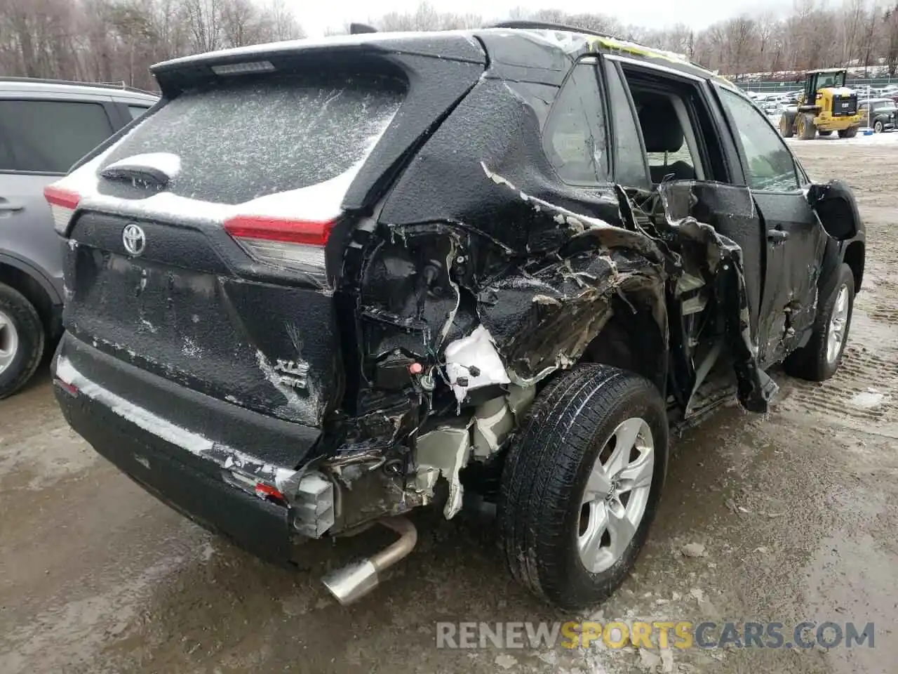 4 Photograph of a damaged car 2T3P1RFV4KW044200 TOYOTA RAV4 2019