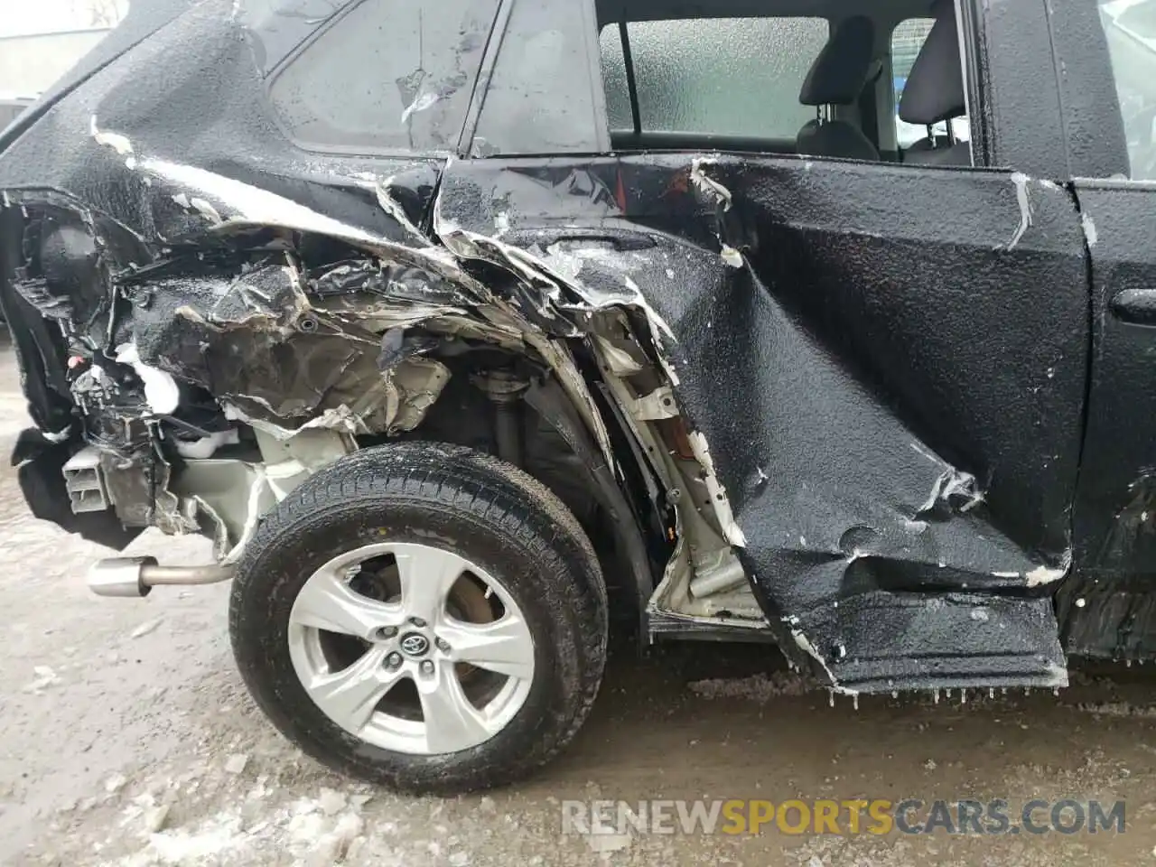 9 Photograph of a damaged car 2T3P1RFV4KW044200 TOYOTA RAV4 2019