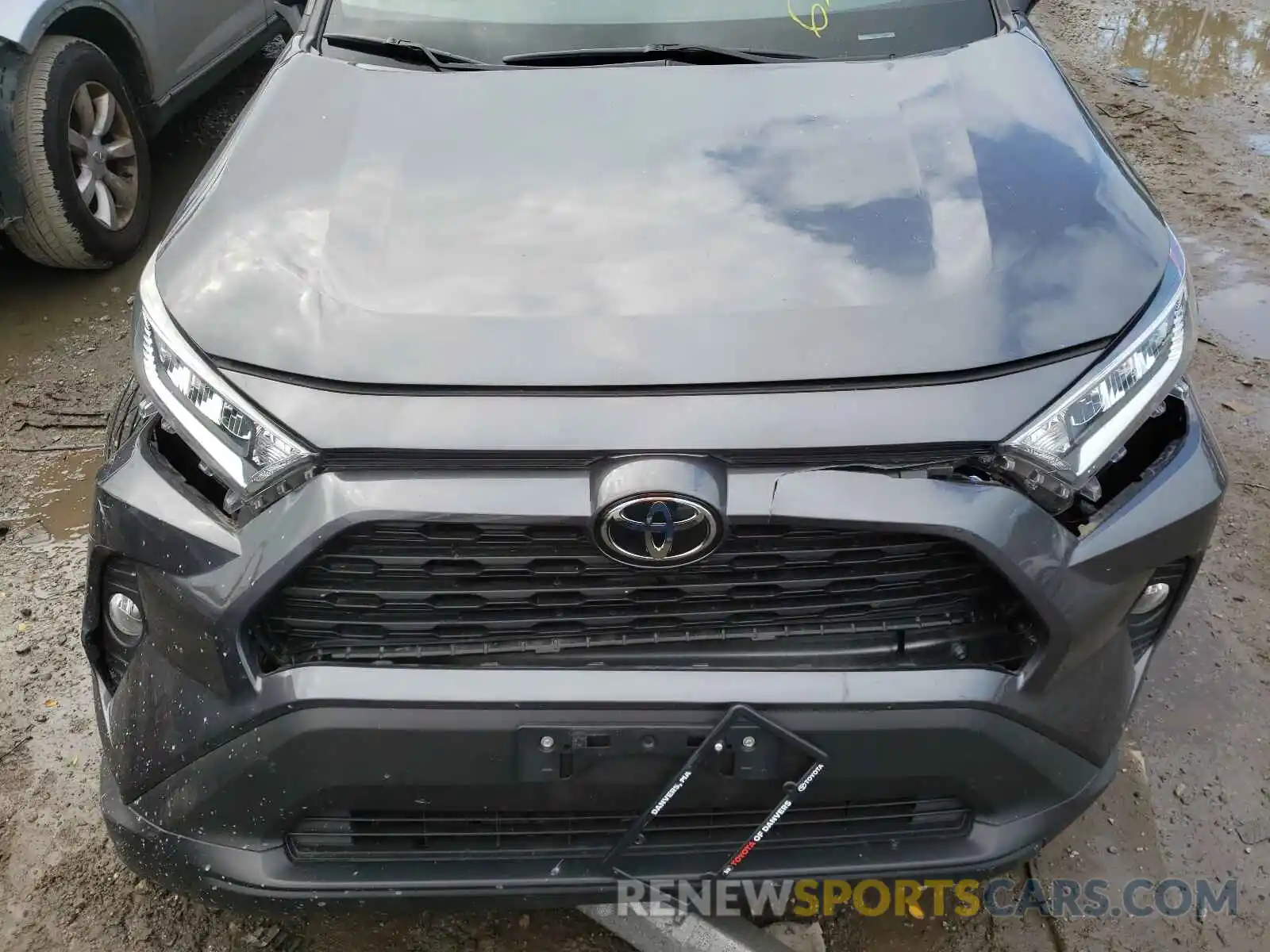 9 Photograph of a damaged car 2T3P1RFV4KW059411 TOYOTA RAV4 2019