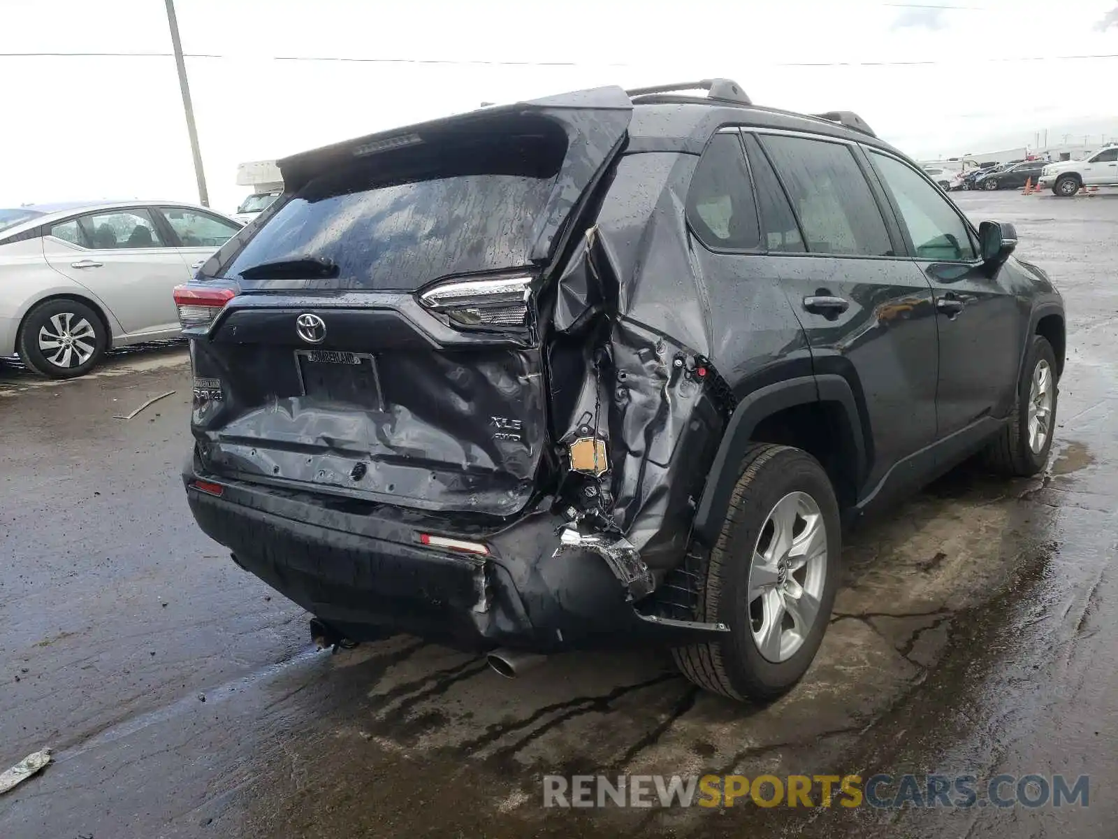 4 Photograph of a damaged car 2T3P1RFV4KW066360 TOYOTA RAV4 2019