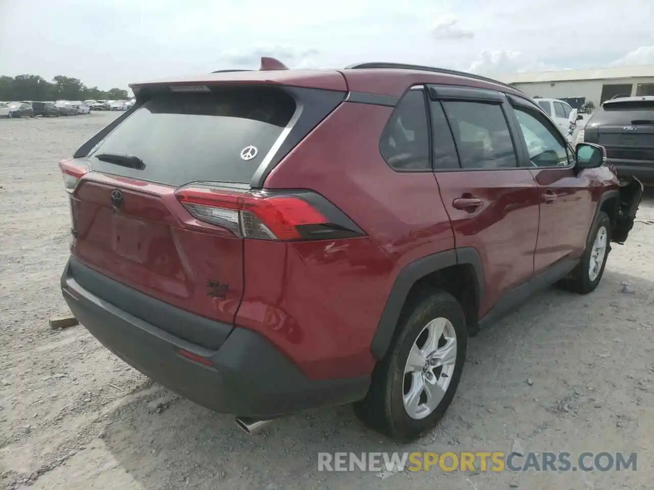 4 Photograph of a damaged car 2T3P1RFV4KW080372 TOYOTA RAV4 2019