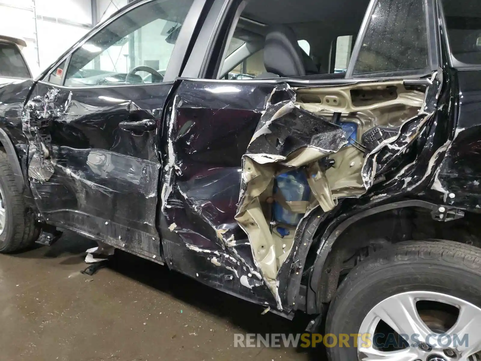 9 Photograph of a damaged car 2T3P1RFV5KC002894 TOYOTA RAV4 2019