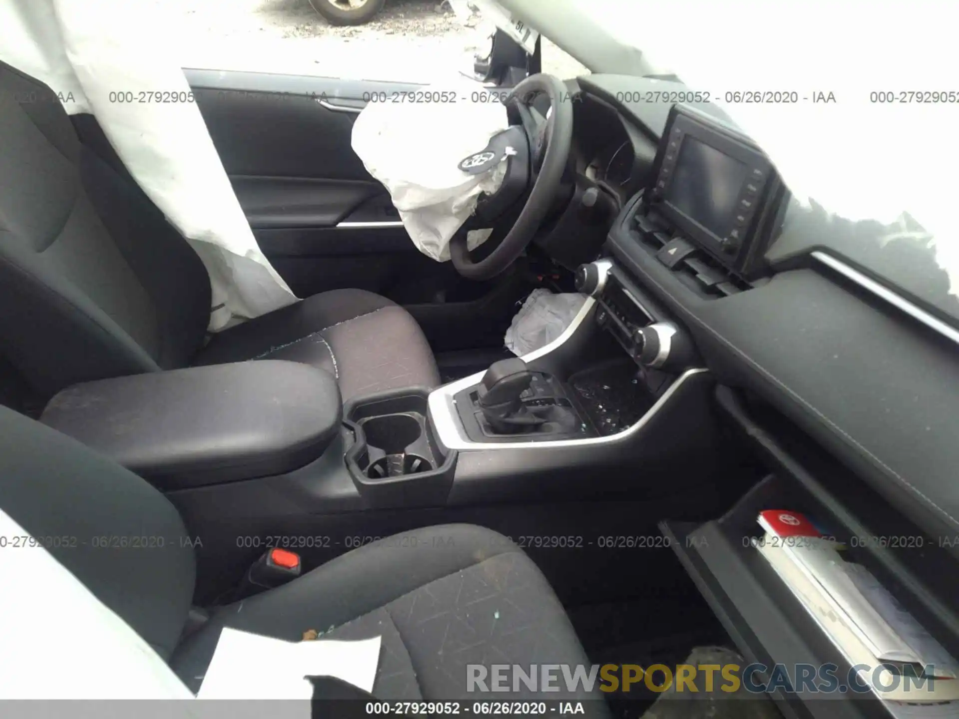 5 Photograph of a damaged car 2T3P1RFV5KC008646 TOYOTA RAV4 2019