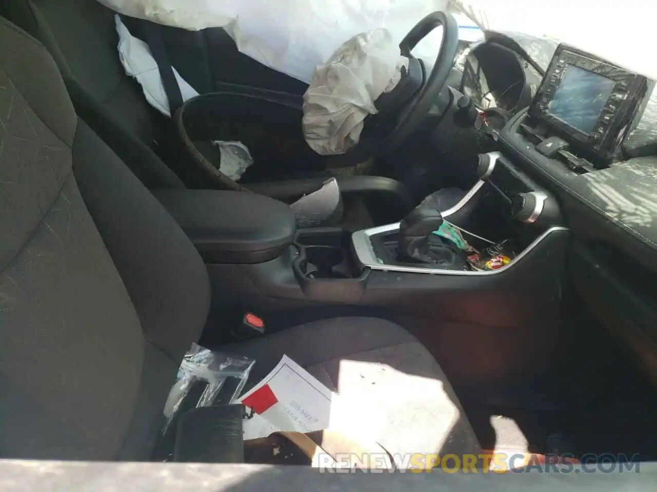 5 Photograph of a damaged car 2T3P1RFV5KC015936 TOYOTA RAV4 2019