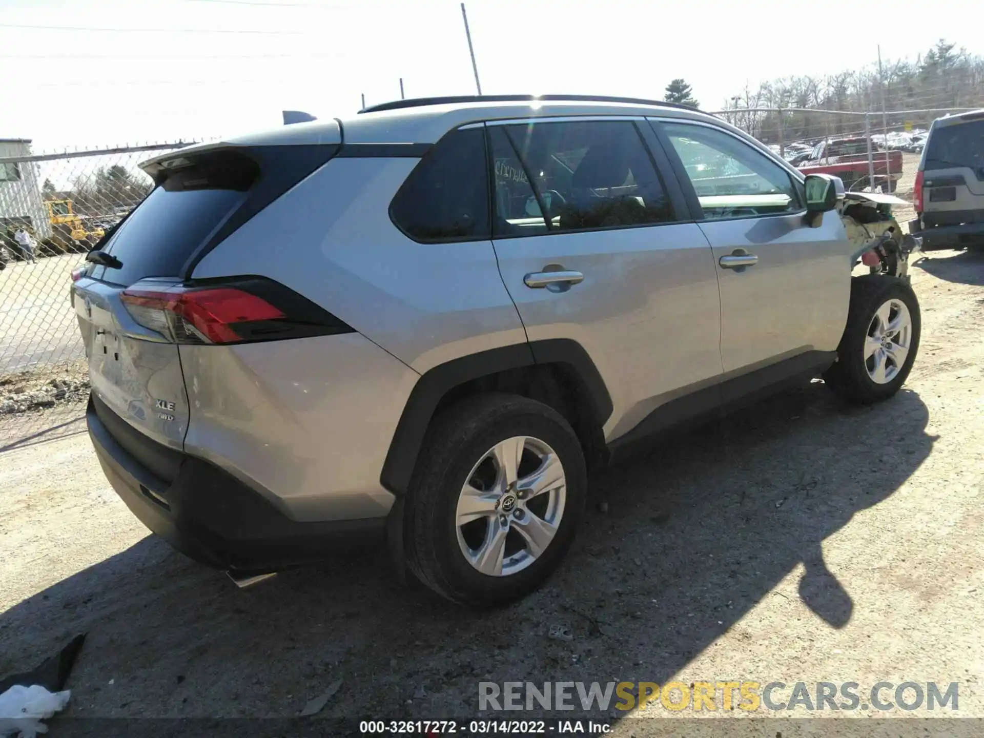 4 Photograph of a damaged car 2T3P1RFV5KC017153 TOYOTA RAV4 2019