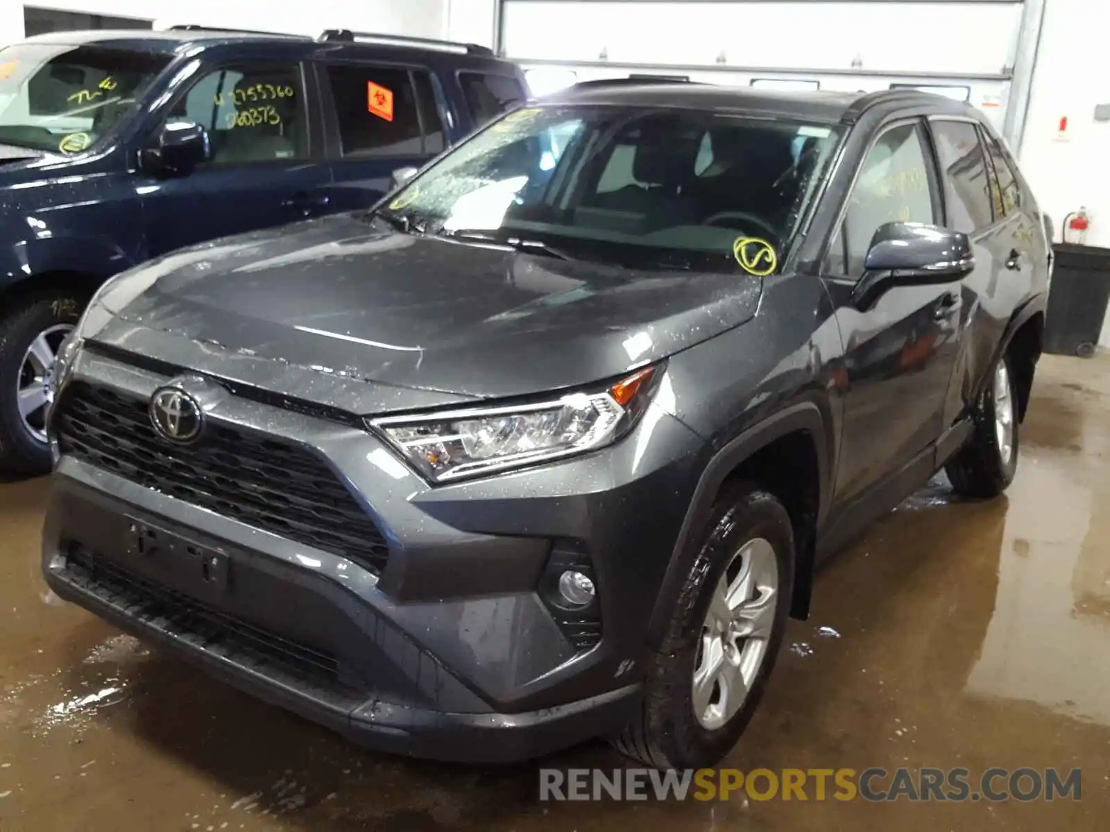 2 Фотография поврежденного автомобиля 2T3P1RFV5KC025690 TOYOTA RAV4 2019